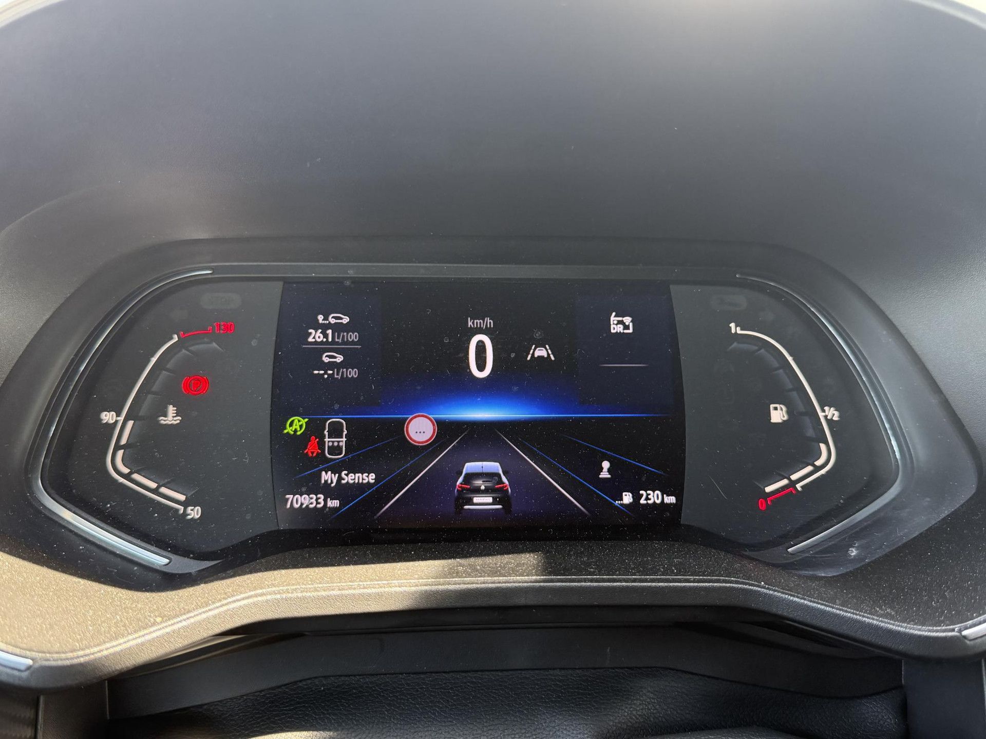 Renault Clio met kenteken K-712-LB – dashboard