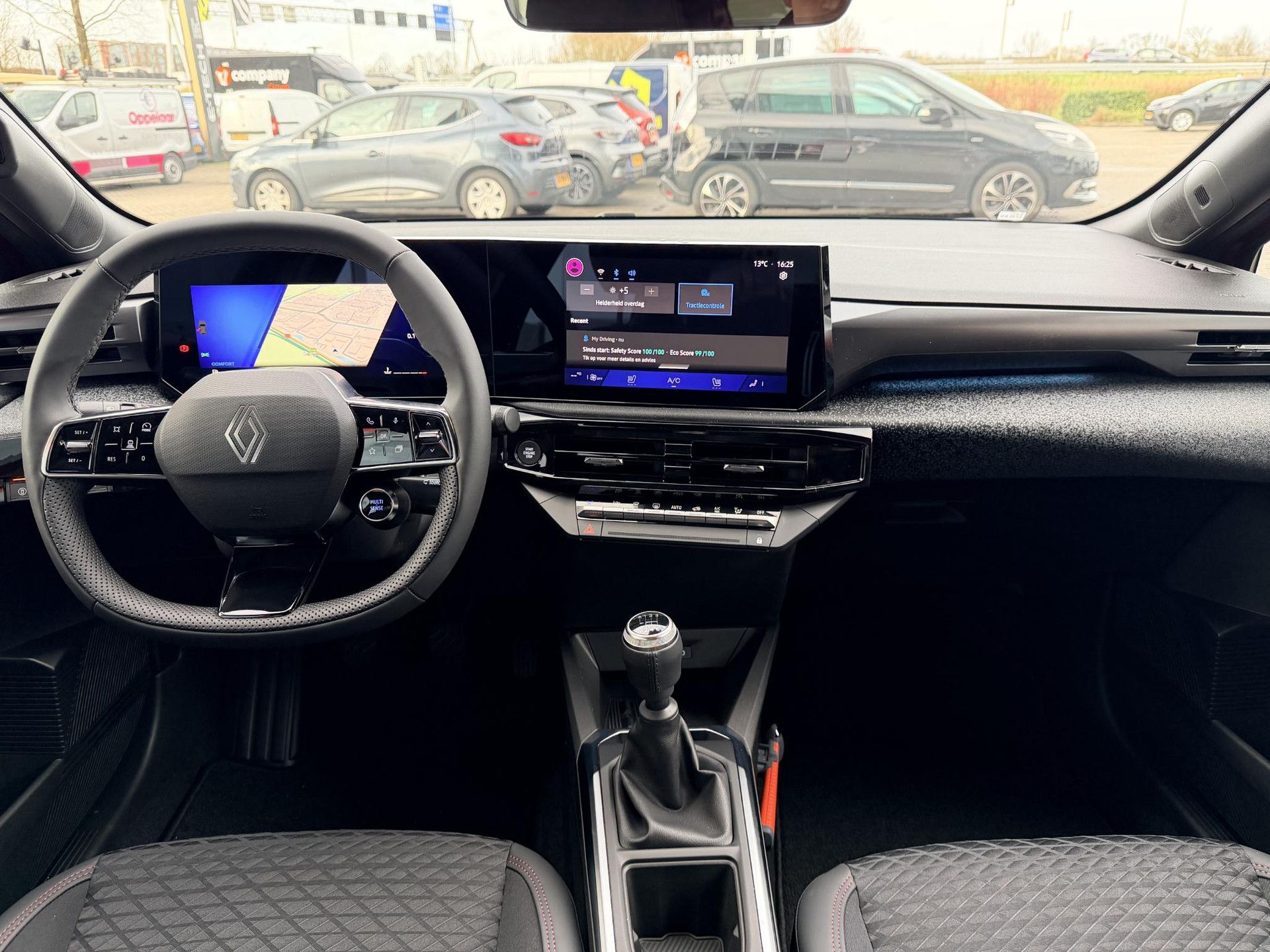 Renault Clio met kenteken KBK-14-B – interieur