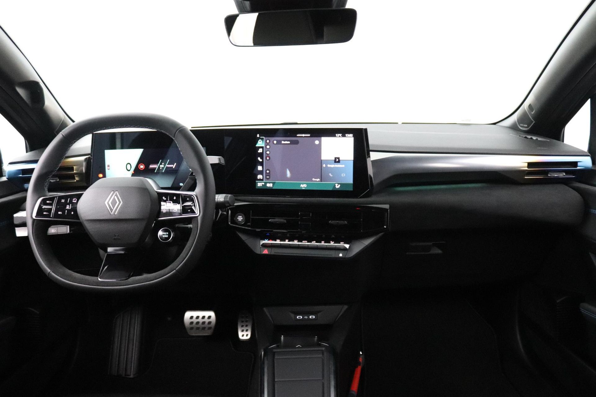 Renault Clio met kenteken KBR-68-X – interieur