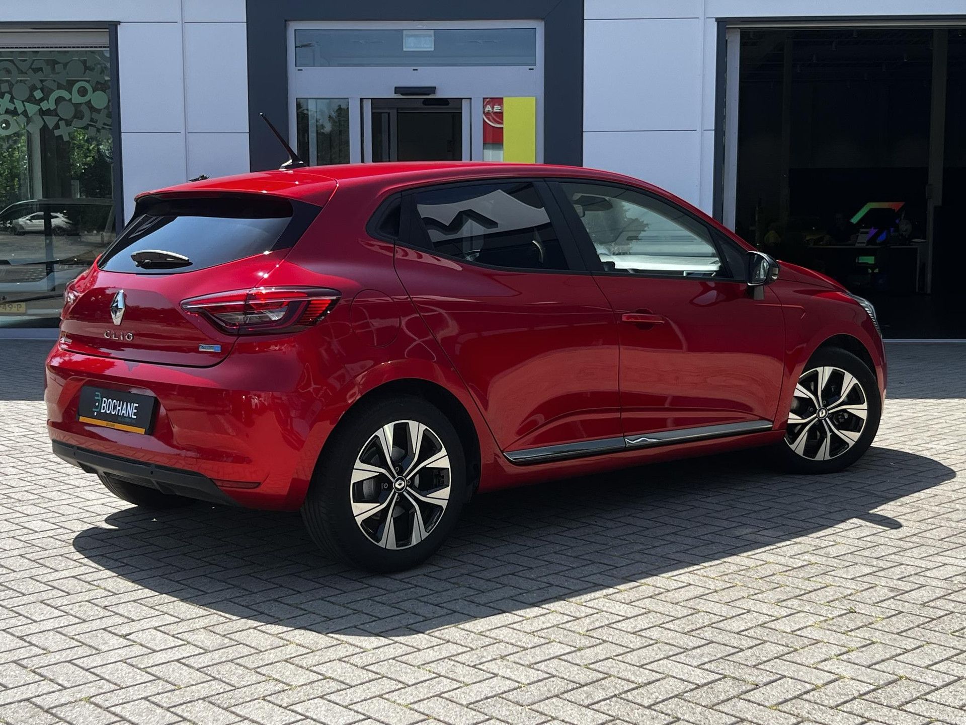Renault Clio met kenteken KHP-97-R – achteraanzicht