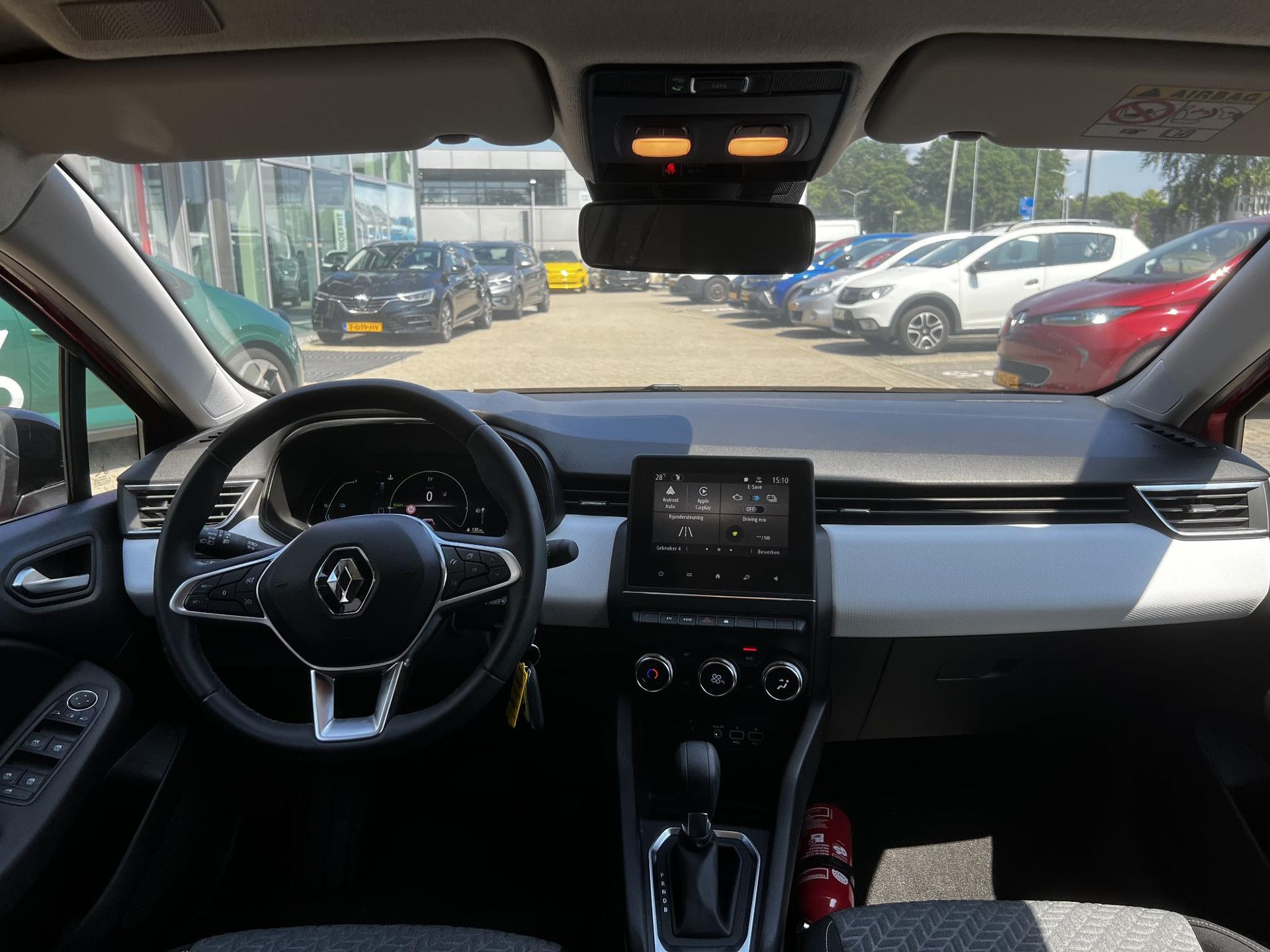 Renault Clio met kenteken KHP-97-R – interieur