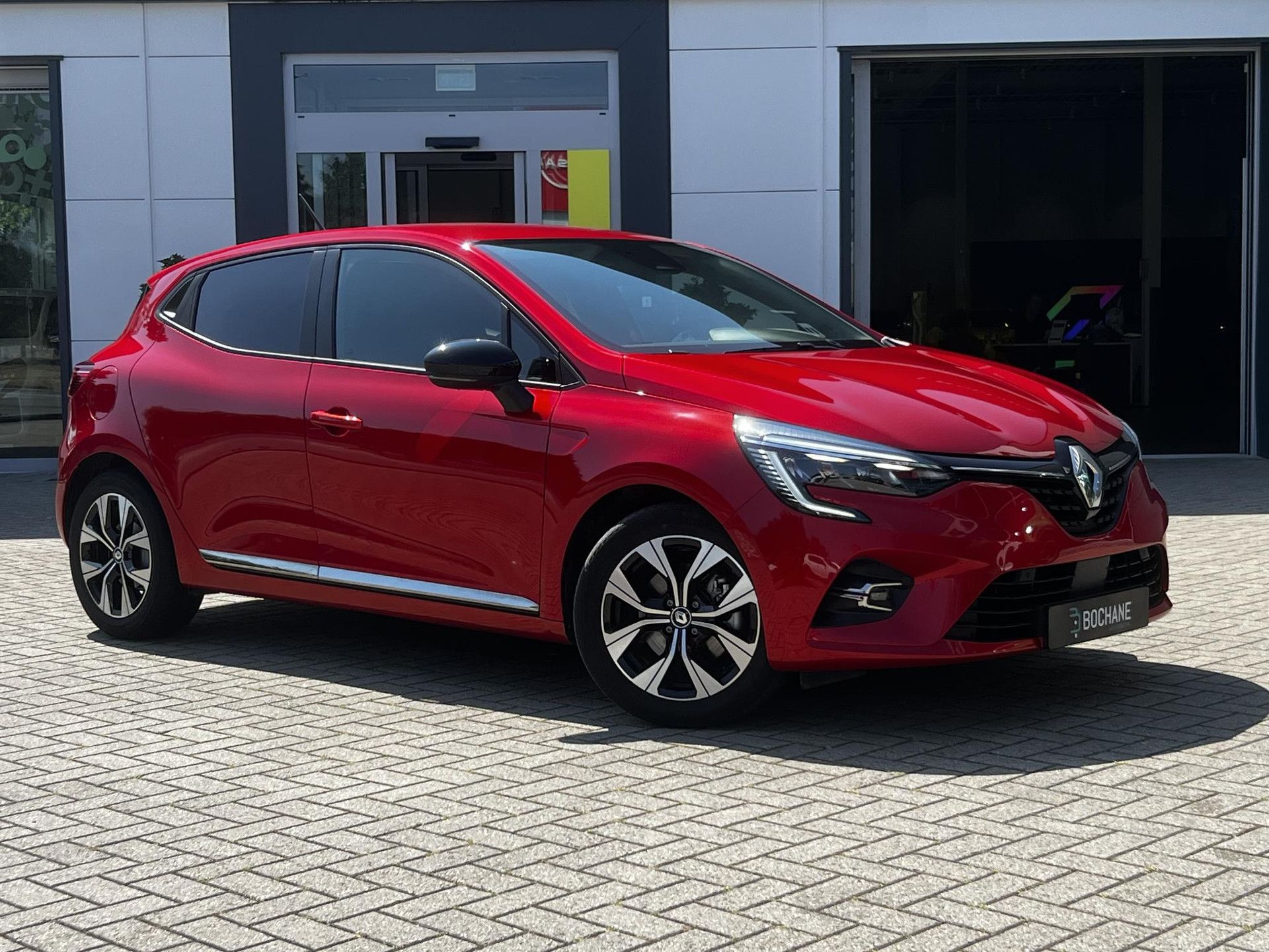 Renault Clio met kenteken KHP-97-R – detailfoto