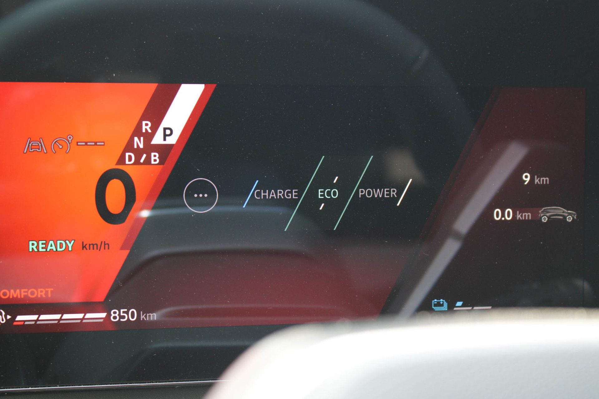 Renault Clio met kenteken KJV-90-S – dashboard
