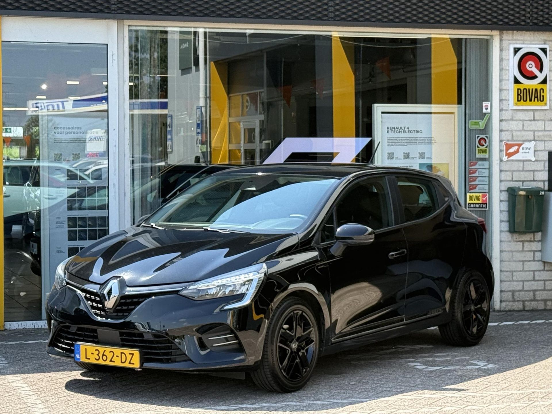 Renault Clio met kenteken L-362-DZ – achteraanzicht