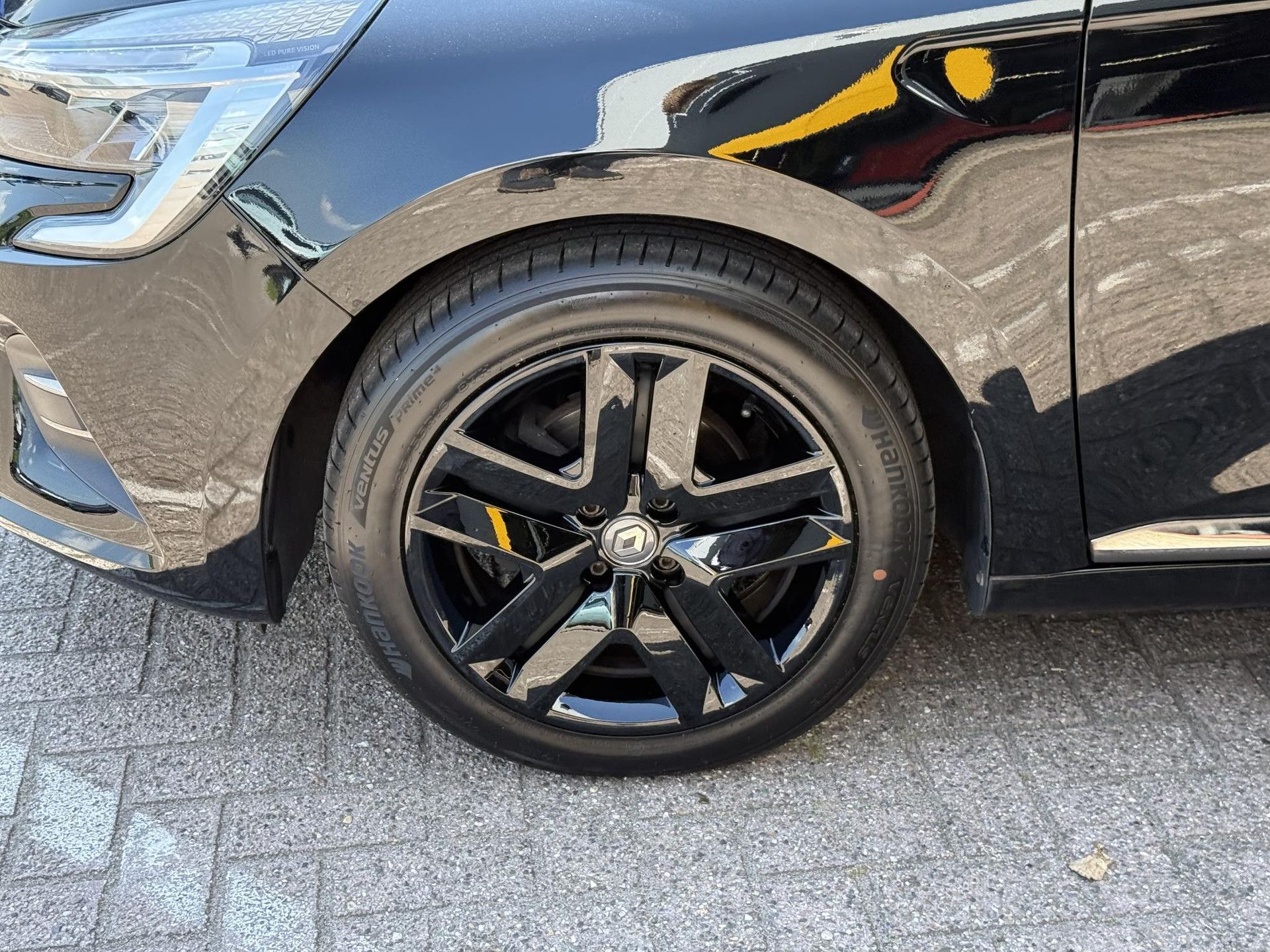 Renault Clio met kenteken L-362-DZ – detailfoto