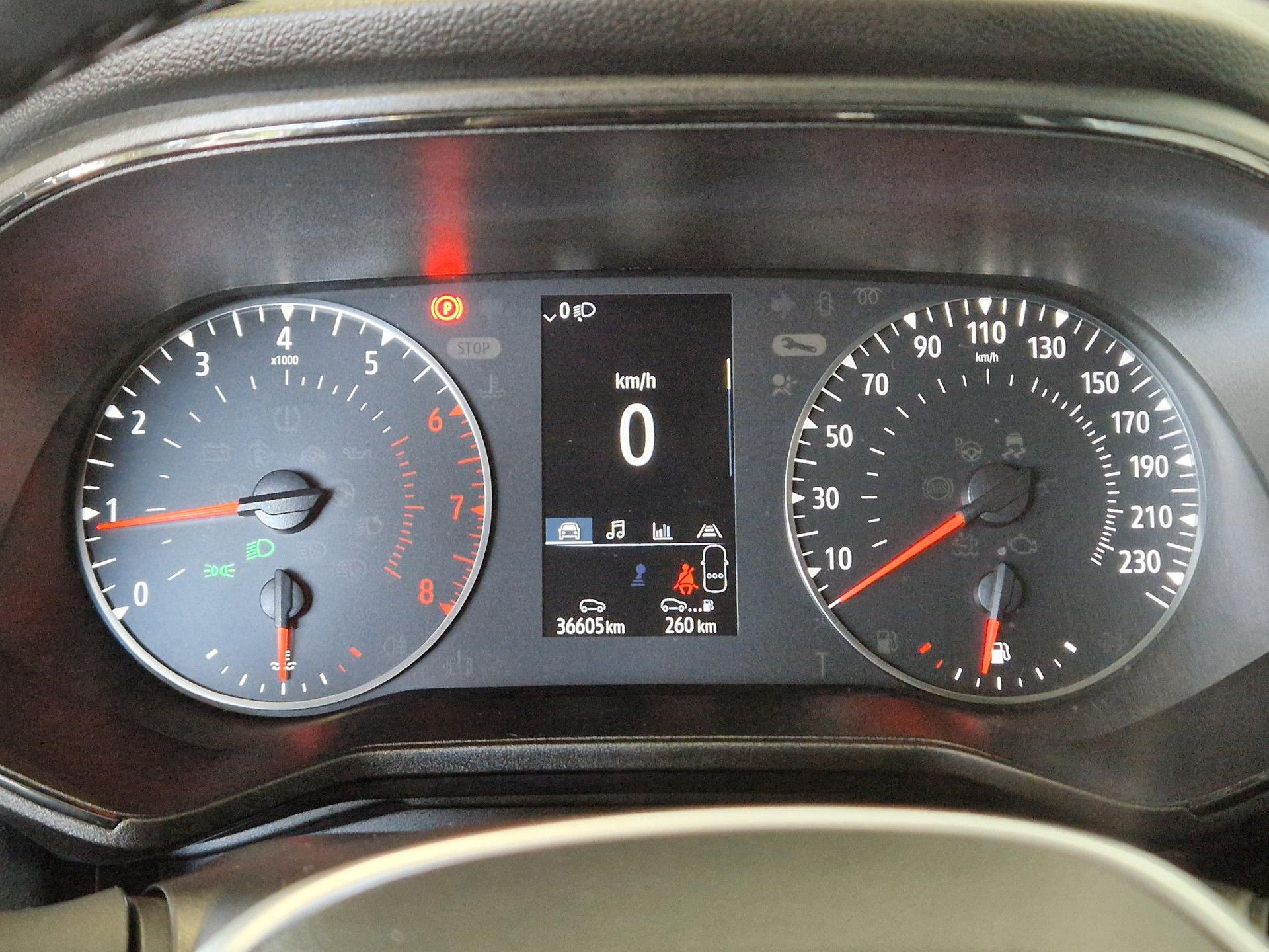 Renault Clio met kenteken N-826-NB – dashboard