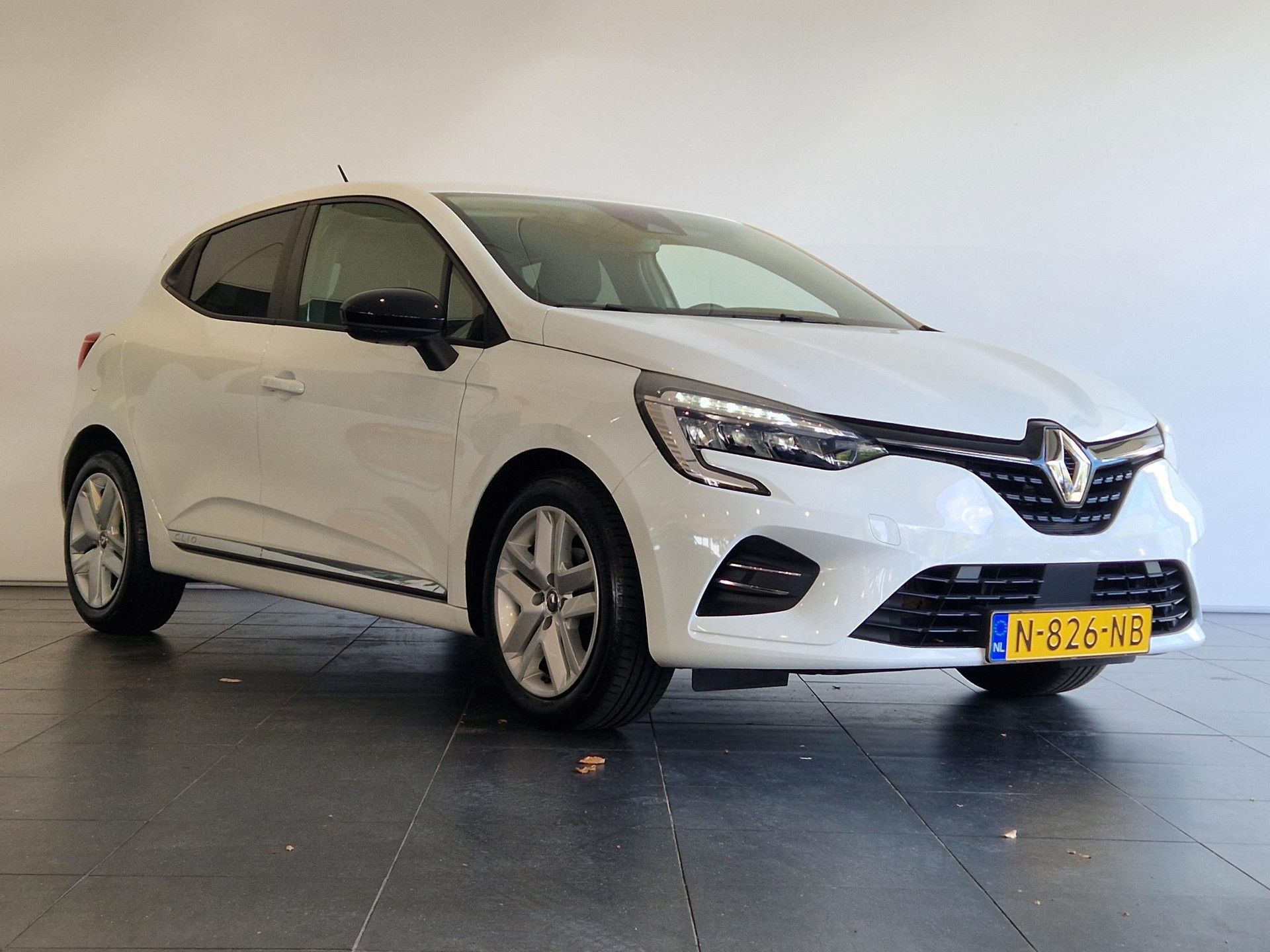Renault Clio met kenteken N-826-NB – detailfoto