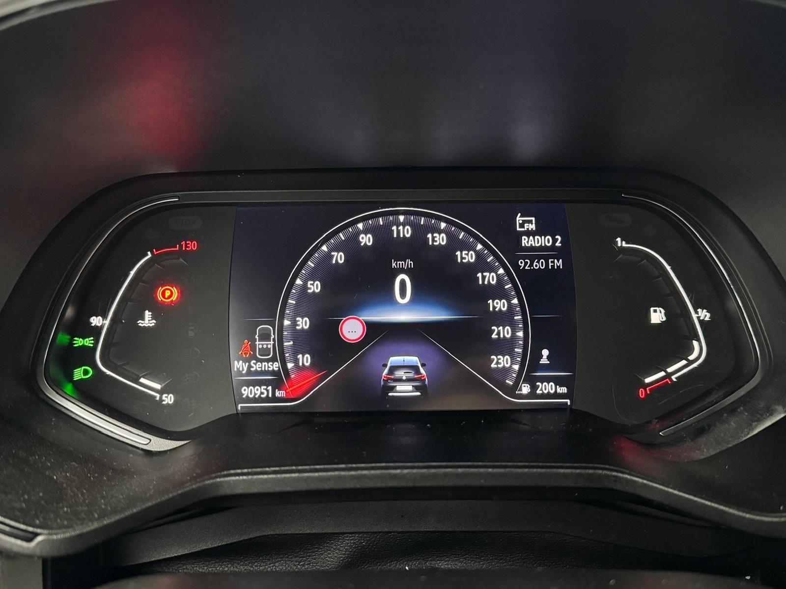 Renault Clio met kenteken P-113-TB – dashboard