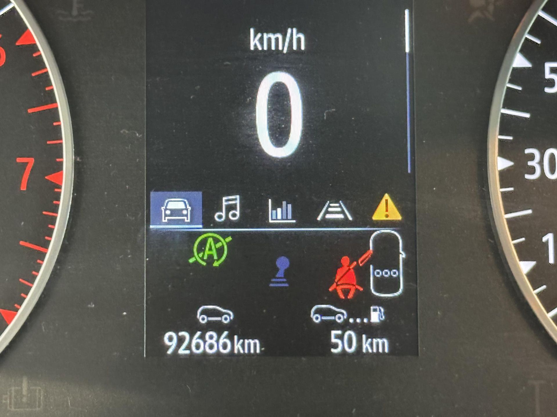 Renault Clio met kenteken P-280-TF – dashboard
