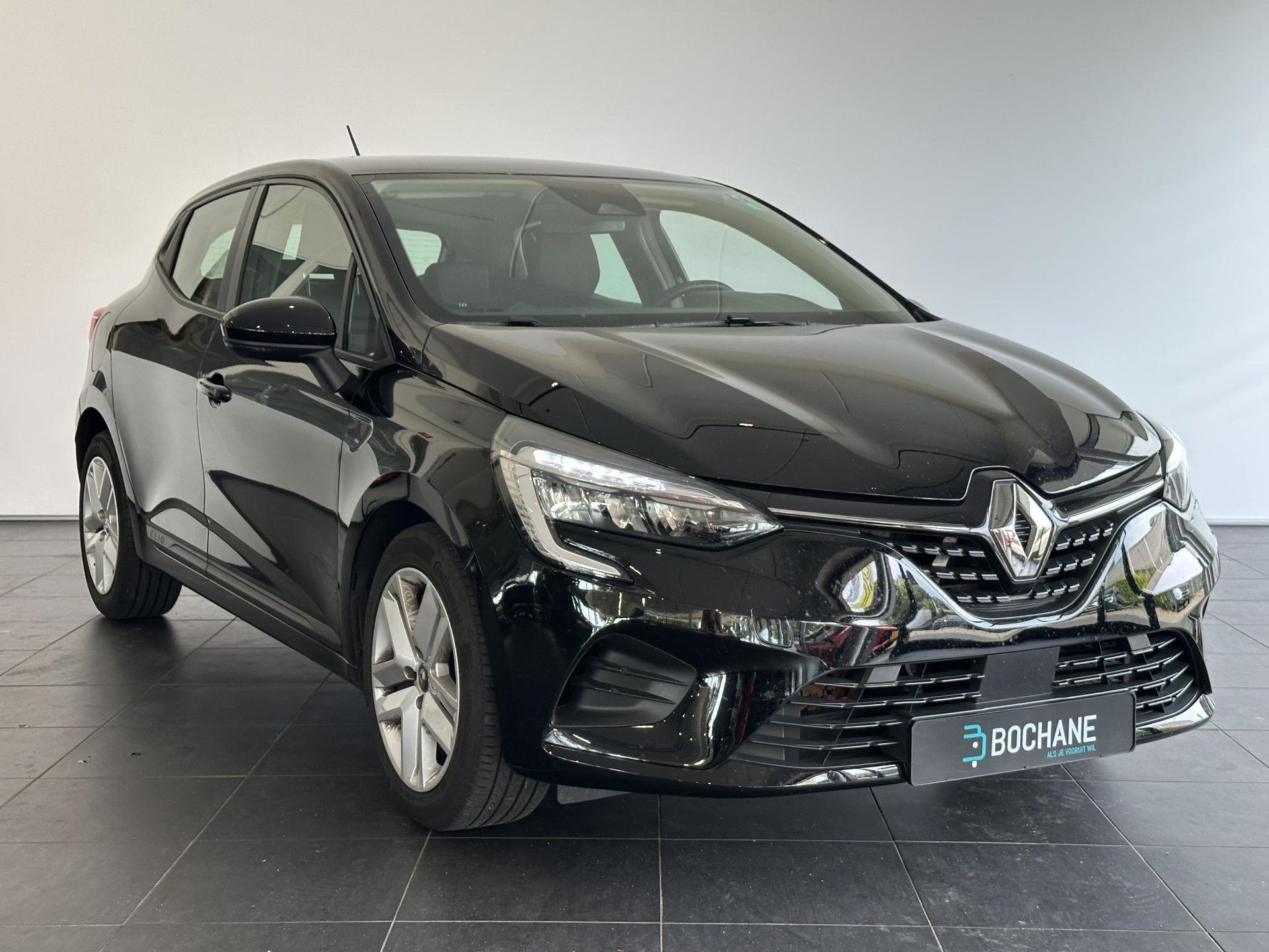 Renault Clio met kenteken P-280-TF – detailfoto
