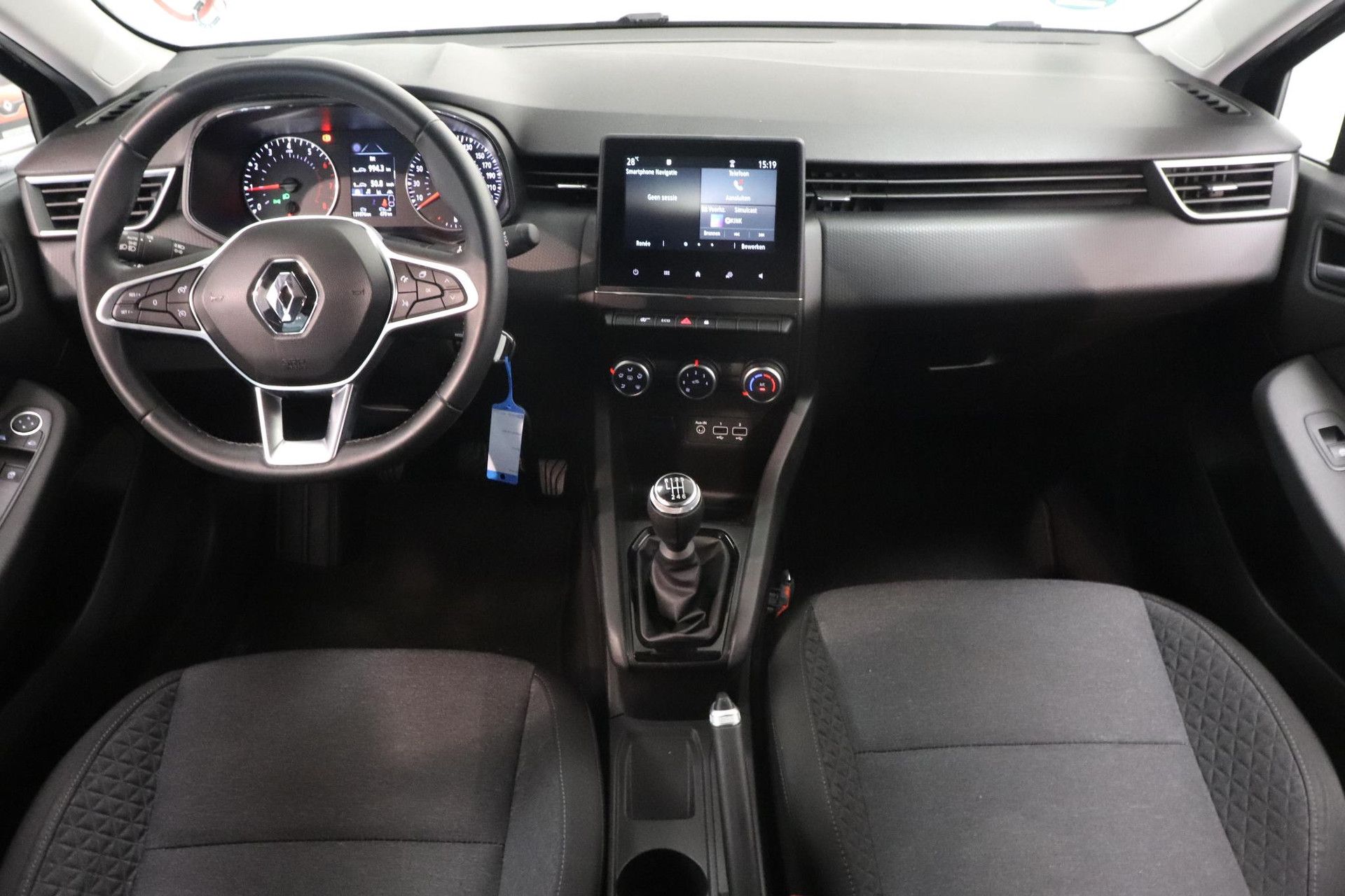 Renault Clio met kenteken R-581-LX – interieur
