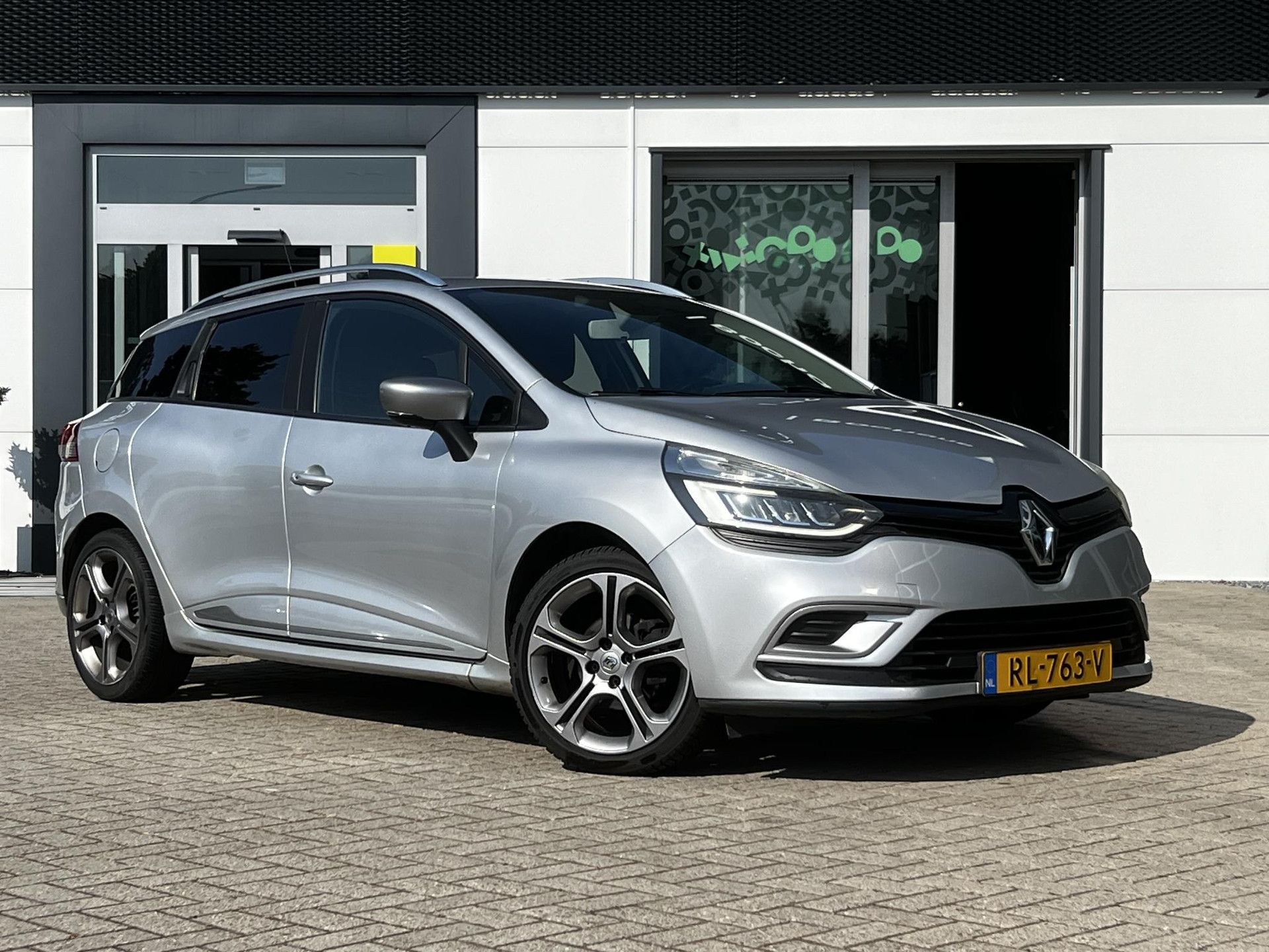 Renault Clio met kenteken RL-763-V – detailfoto