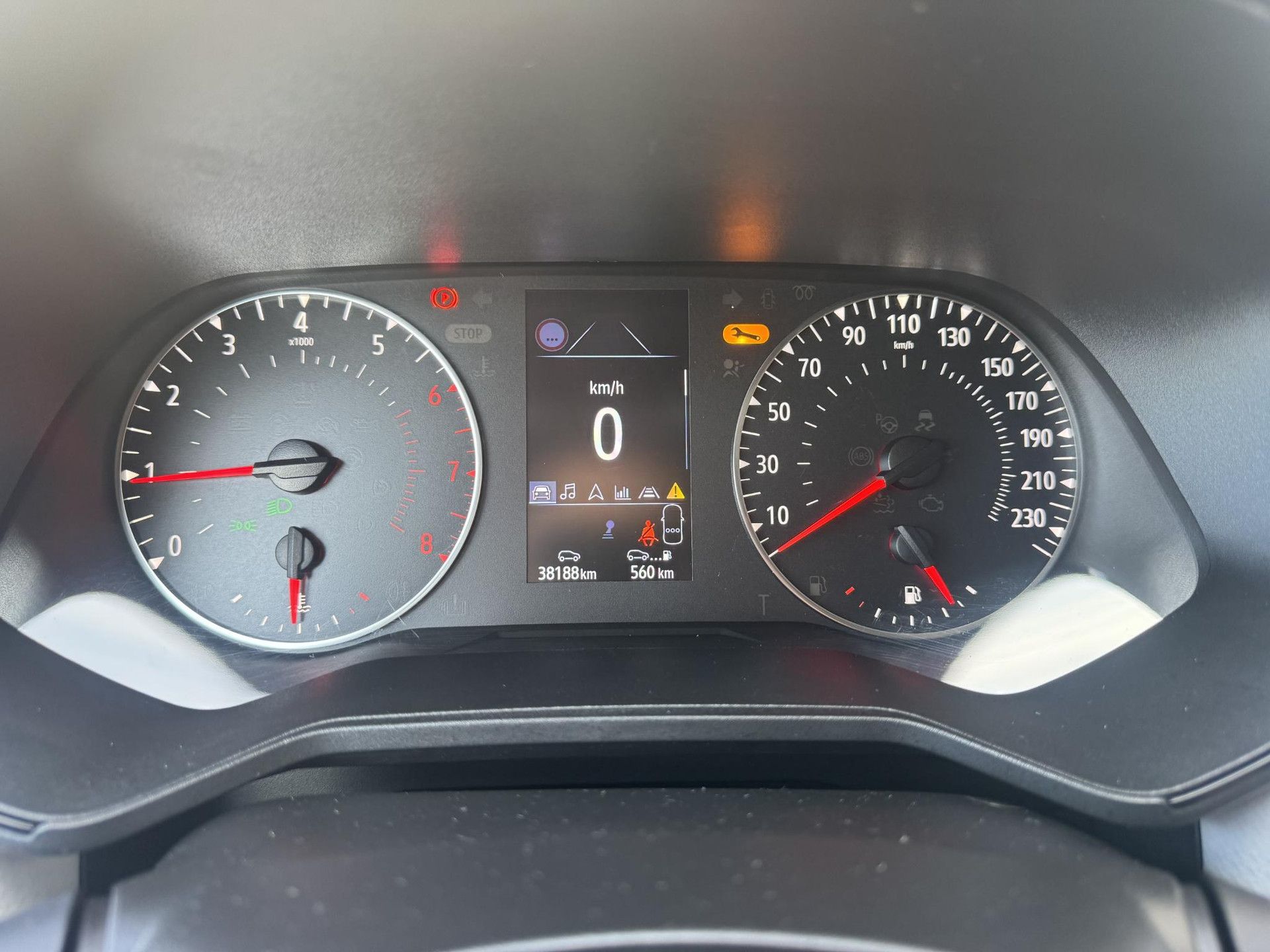 Renault Clio met kenteken S-432-KG – dashboard