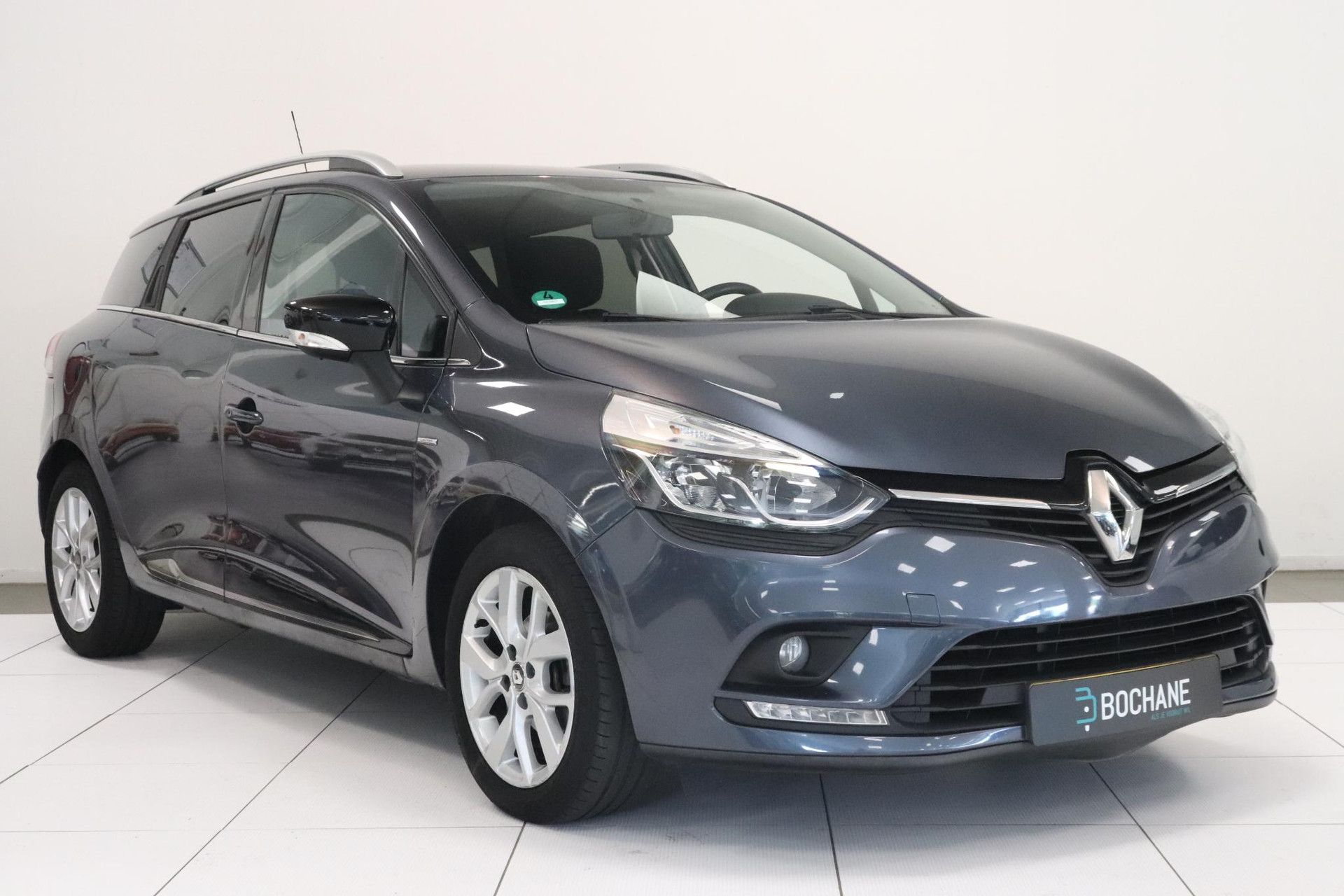 Renault Clio met kenteken SZ-760-J – detailfoto