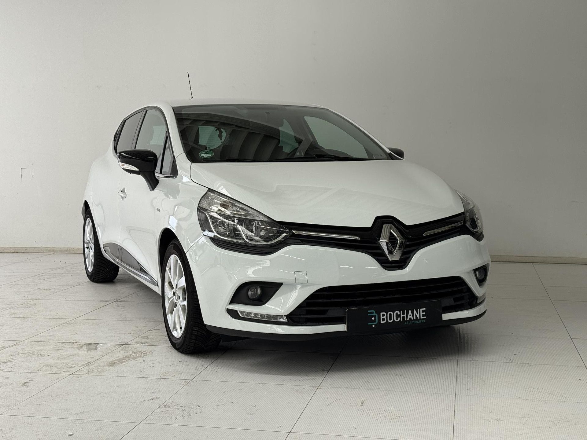 Renault Clio met kenteken XP-359-P – detailfoto