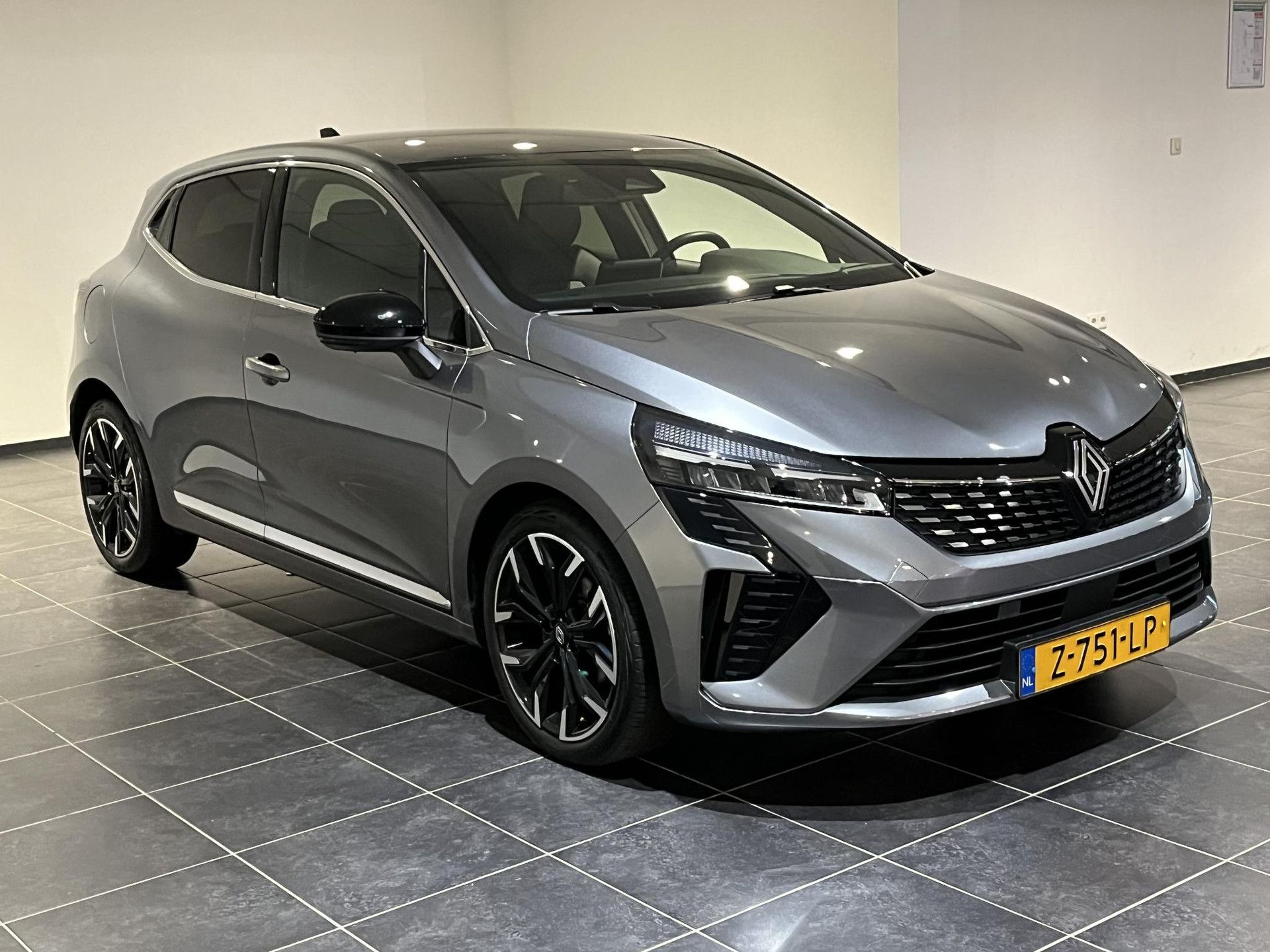 Renault Clio met kenteken Z-751-LP – detailfoto