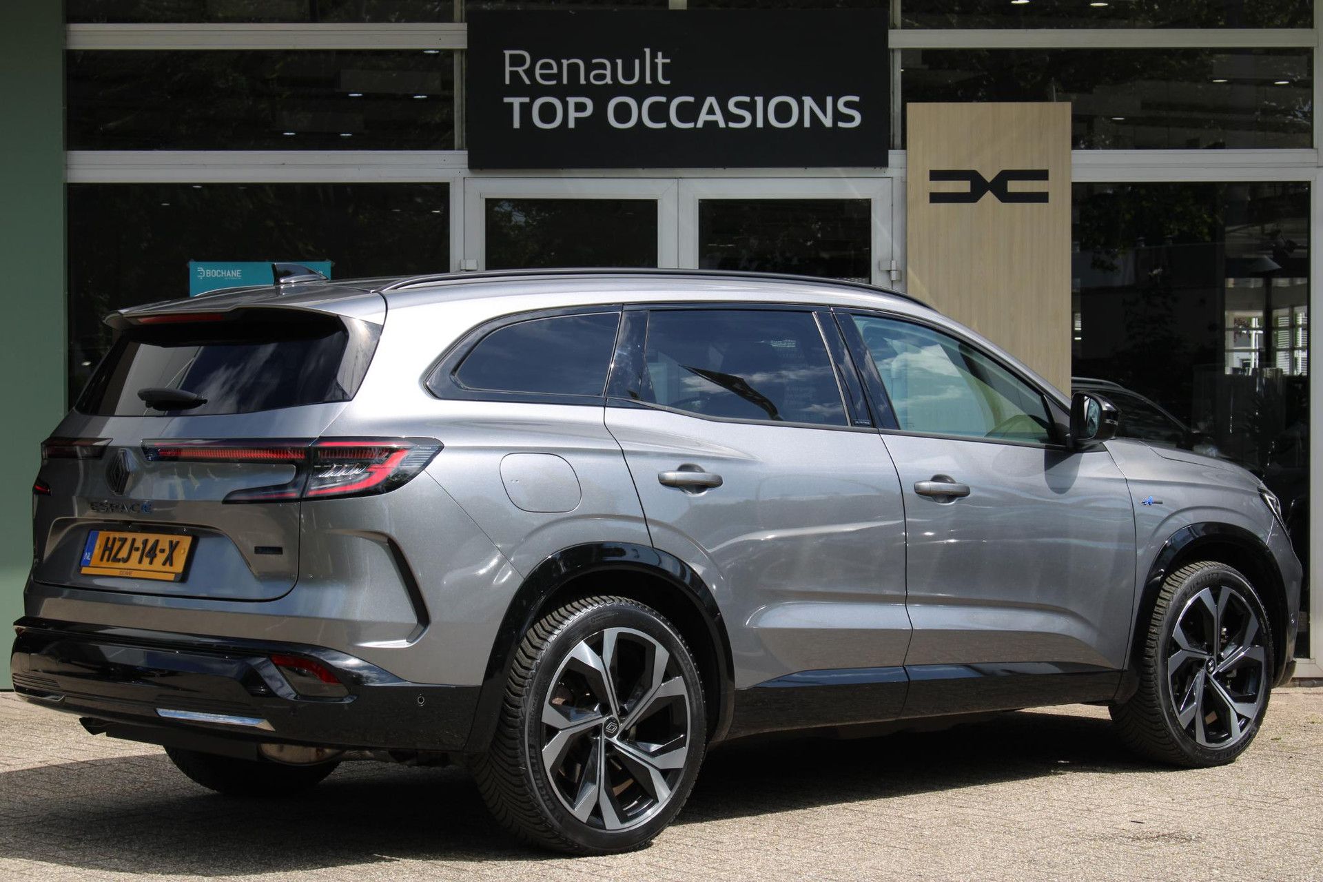 Renault Espace met kenteken HZJ-14-X – achteraanzicht