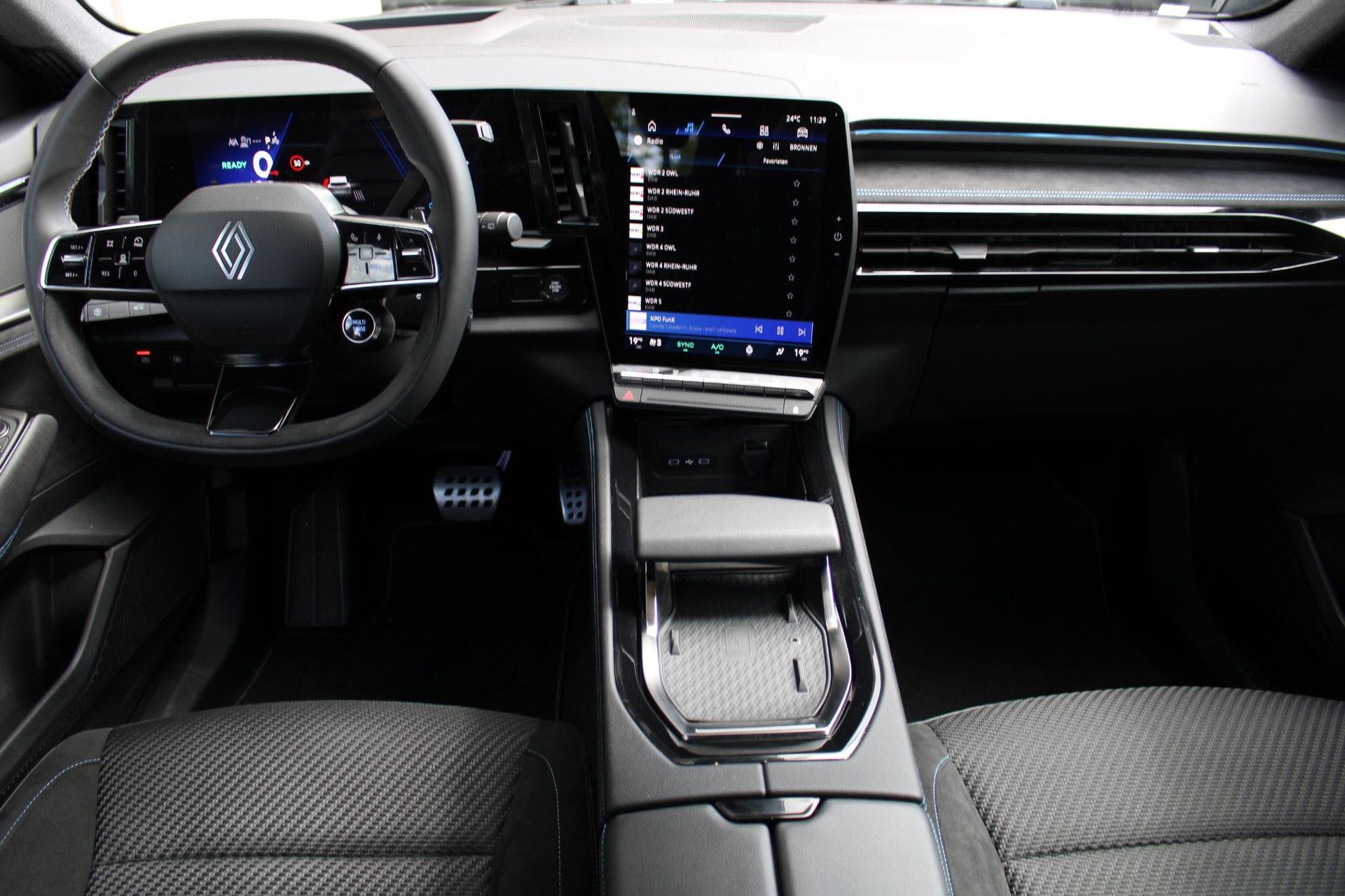 Renault Espace met kenteken HZJ-14-X – interieur