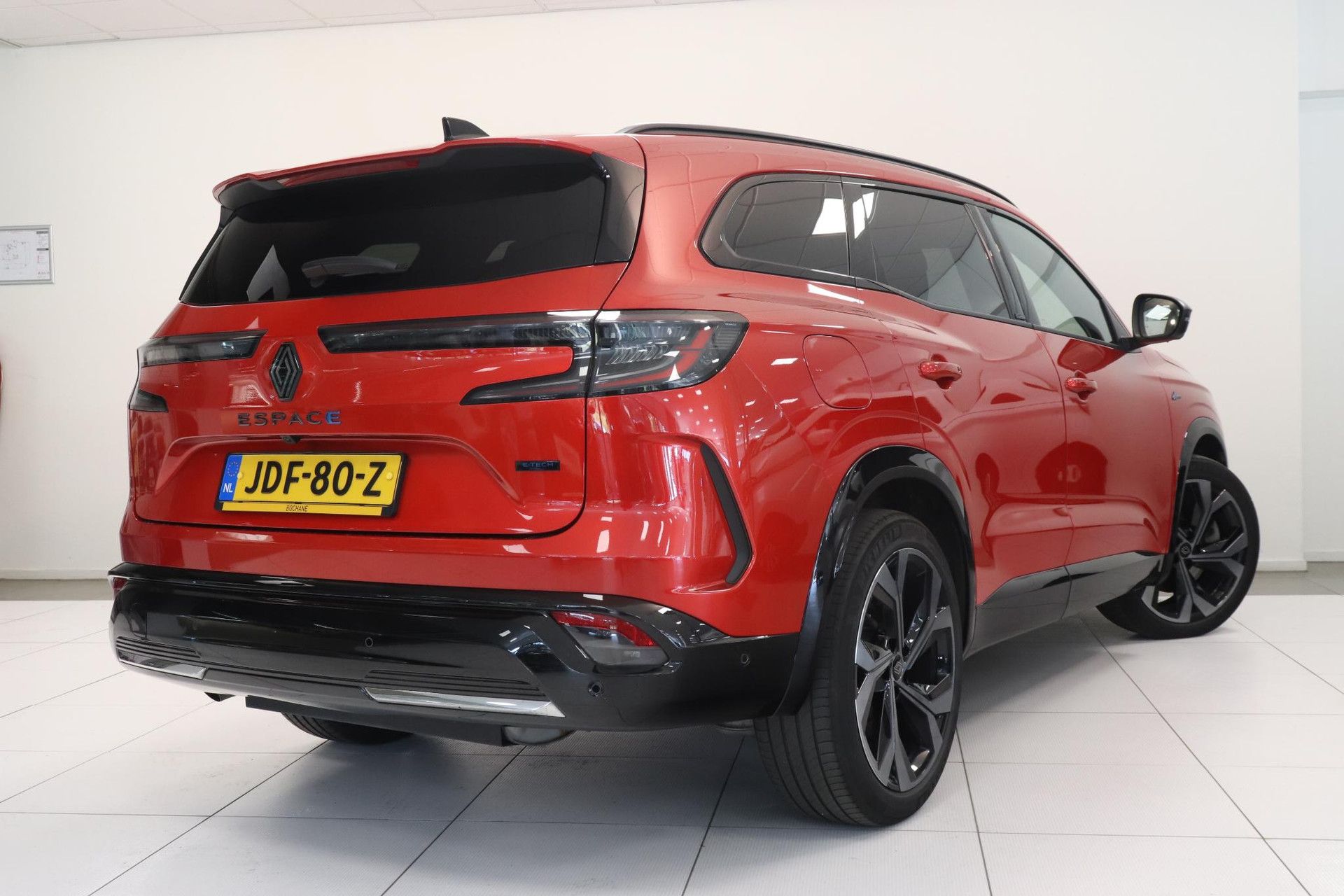 Renault Espace met kenteken JDF-80-Z – achteraanzicht