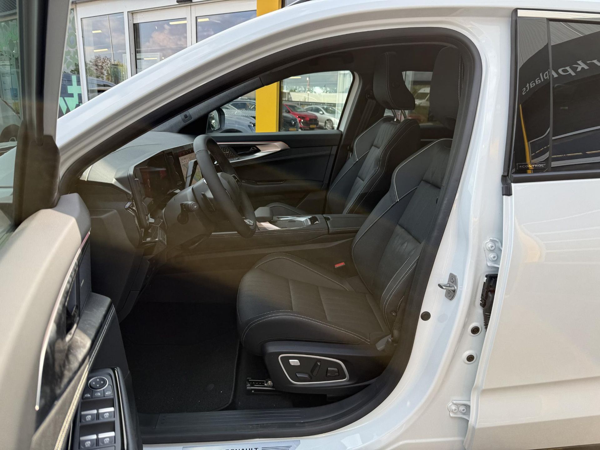 Renault Espace met kenteken JSV-61-G – interieur