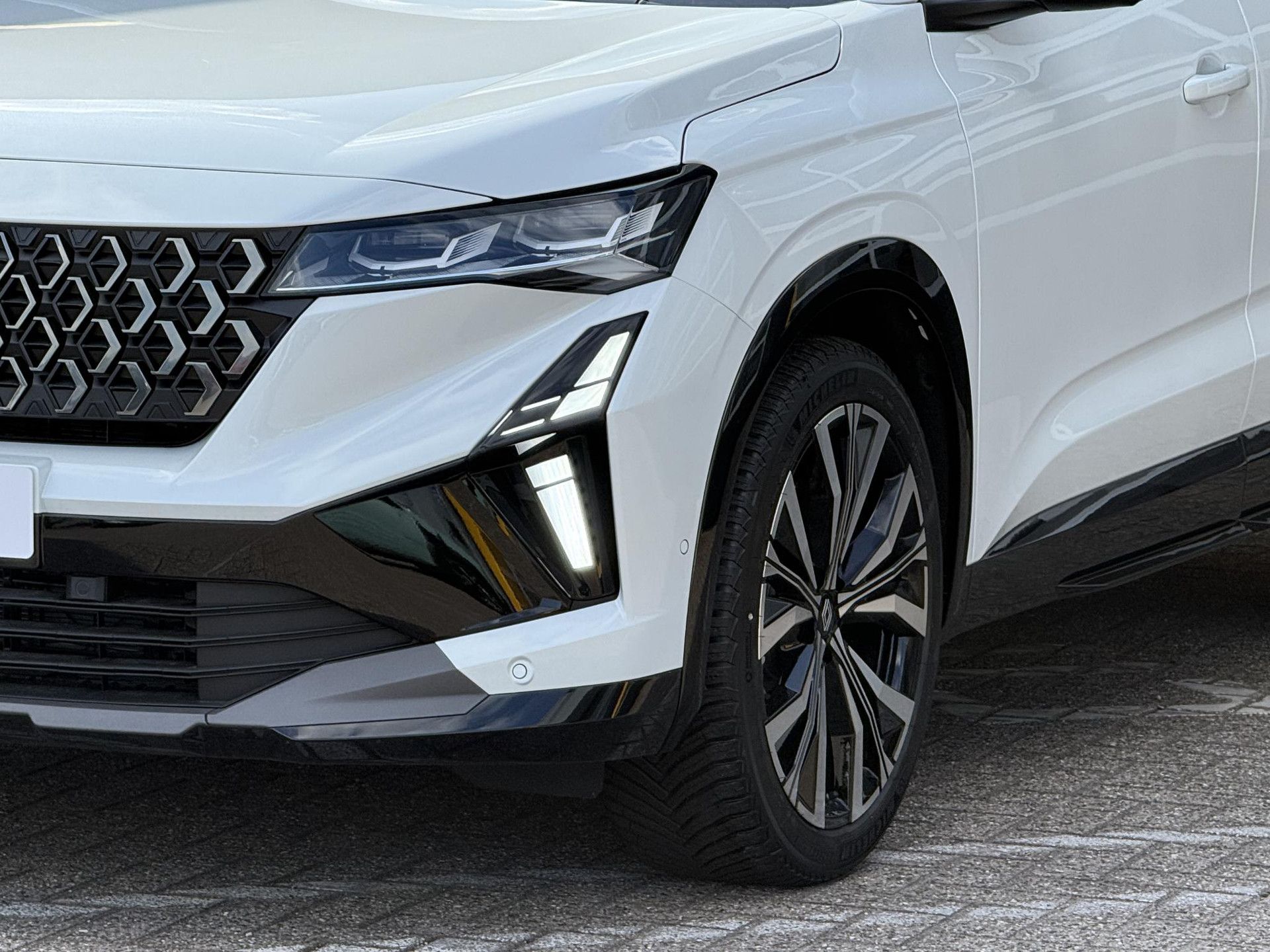 Renault Espace met kenteken JSV-61-G – detailfoto