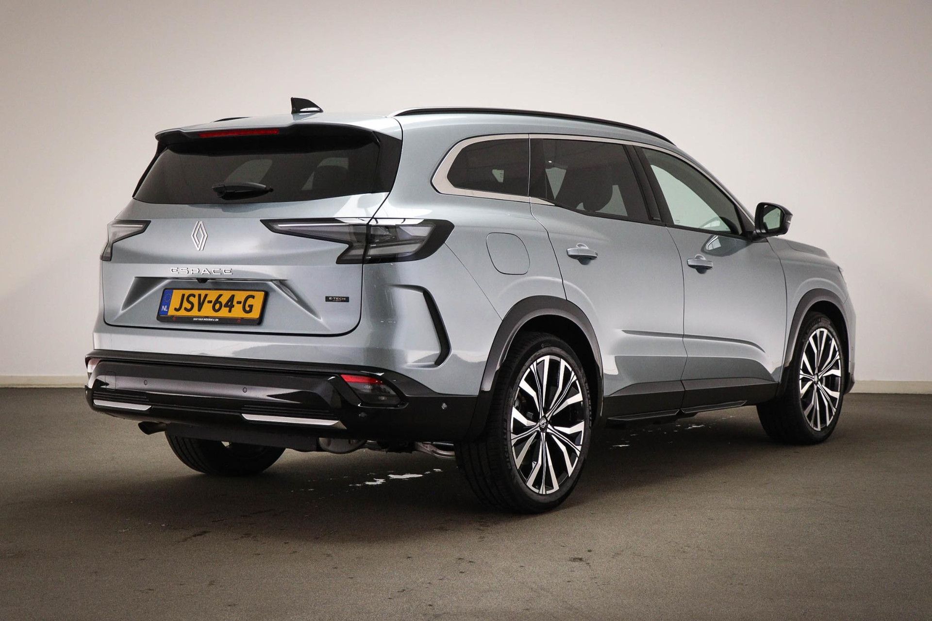Renault Espace met kenteken JSV-64-G – achteraanzicht