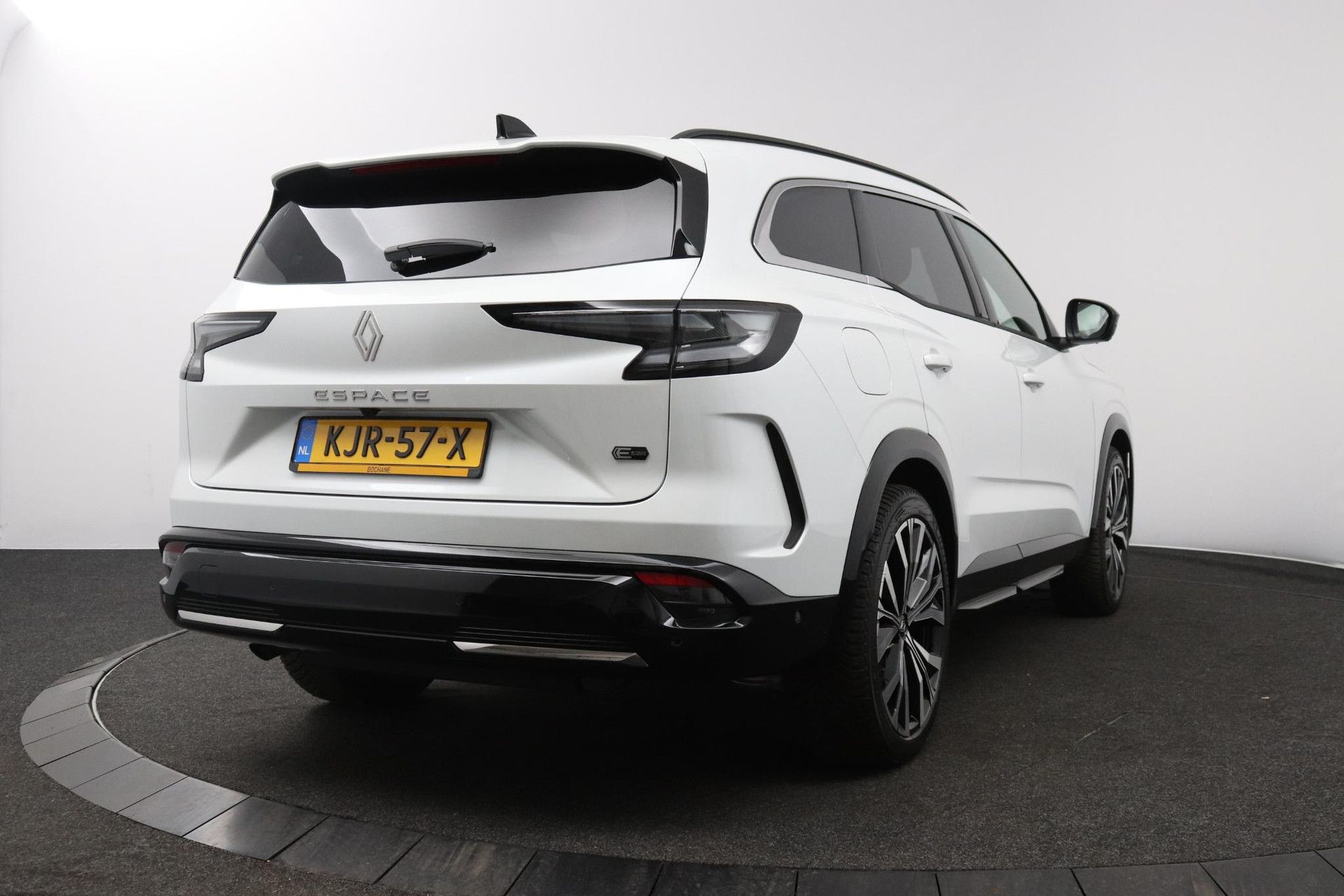 Renault Espace met kenteken KJR-57-X – achteraanzicht