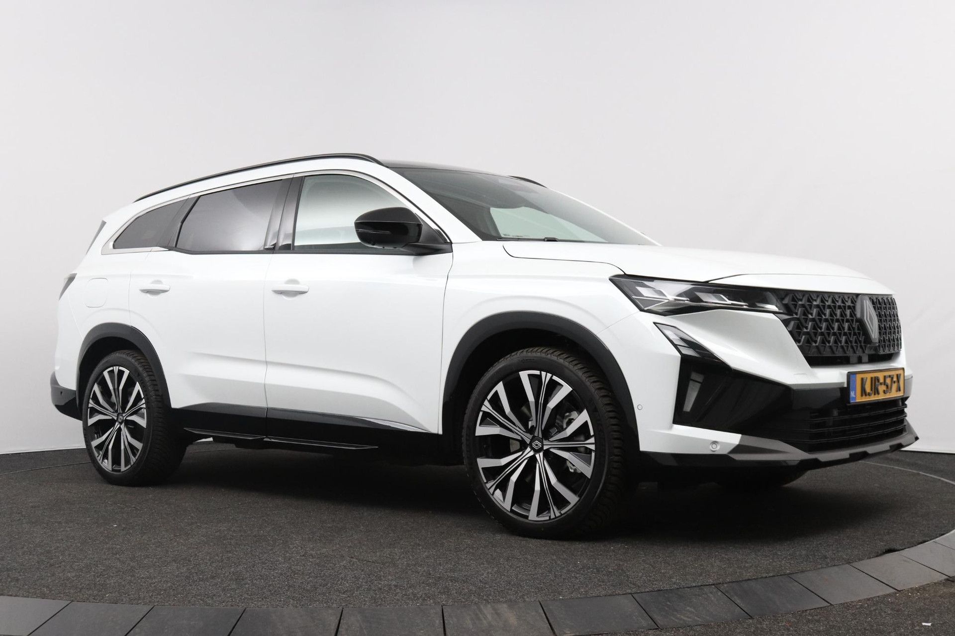 Renault Espace met kenteken KJR-57-X – detailfoto