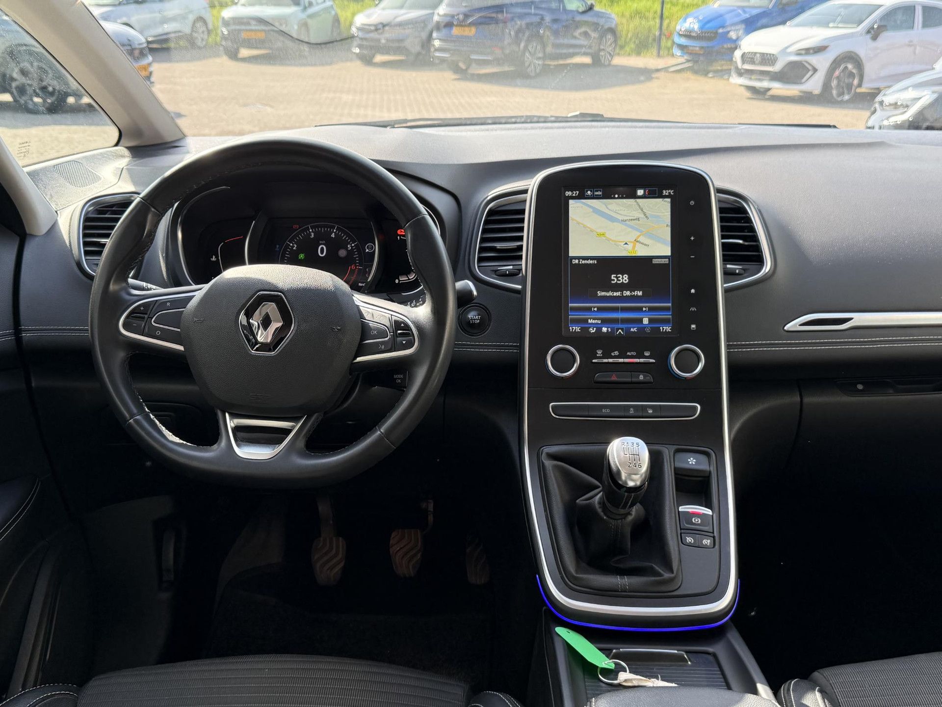 Renault GrandScénic met kenteken KLJ-38-G – interieur