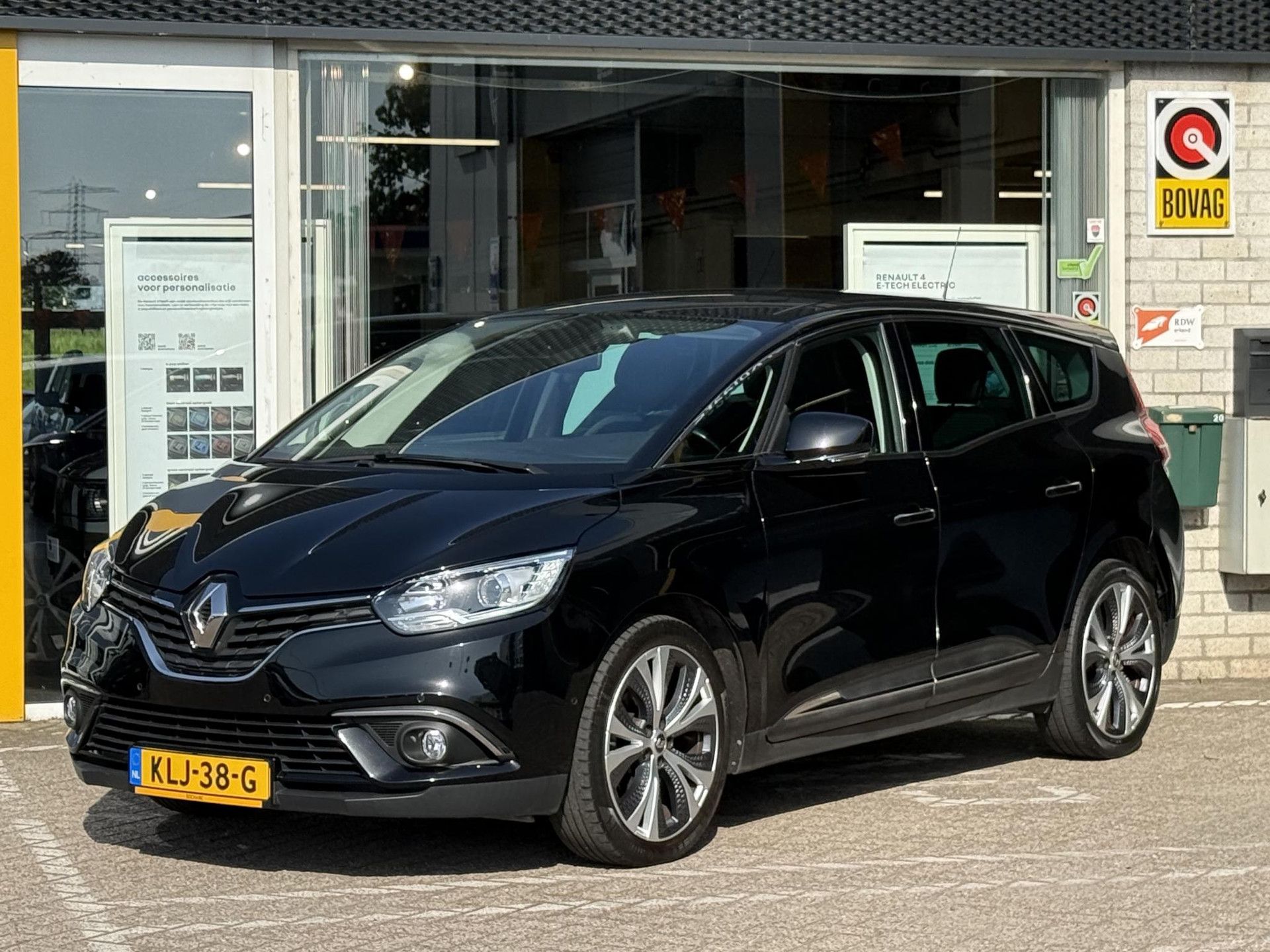 Renault GrandScénic met kenteken KLJ-38-G – detailfoto