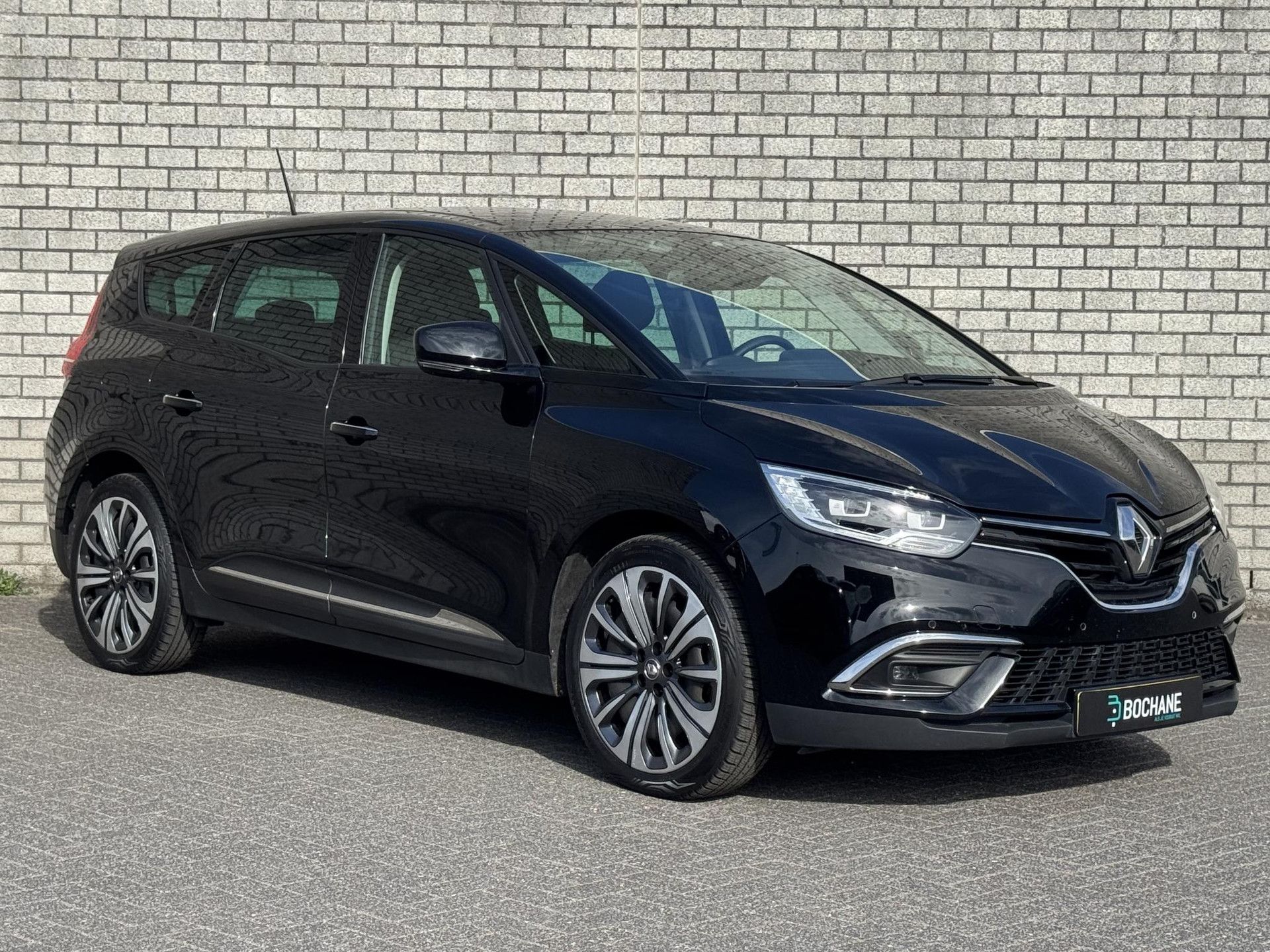 Renault GrandScénic met kenteken S-654-VL – detailfoto