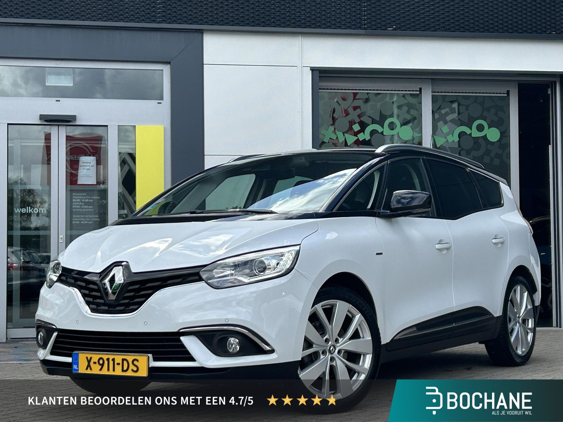 Renault GrandScénic met kenteken X-911-DS – vooraanzicht