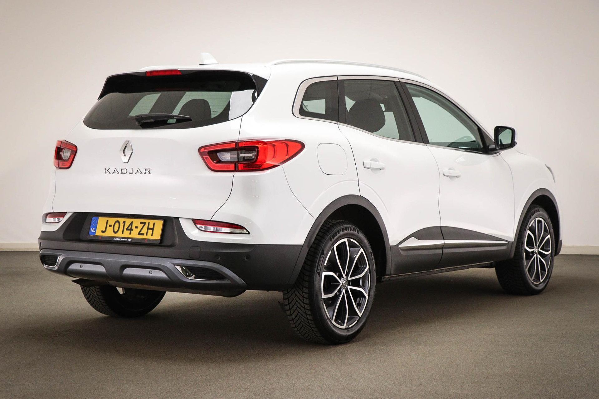 Renault Kadjar met kenteken J-014-ZH – achteraanzicht