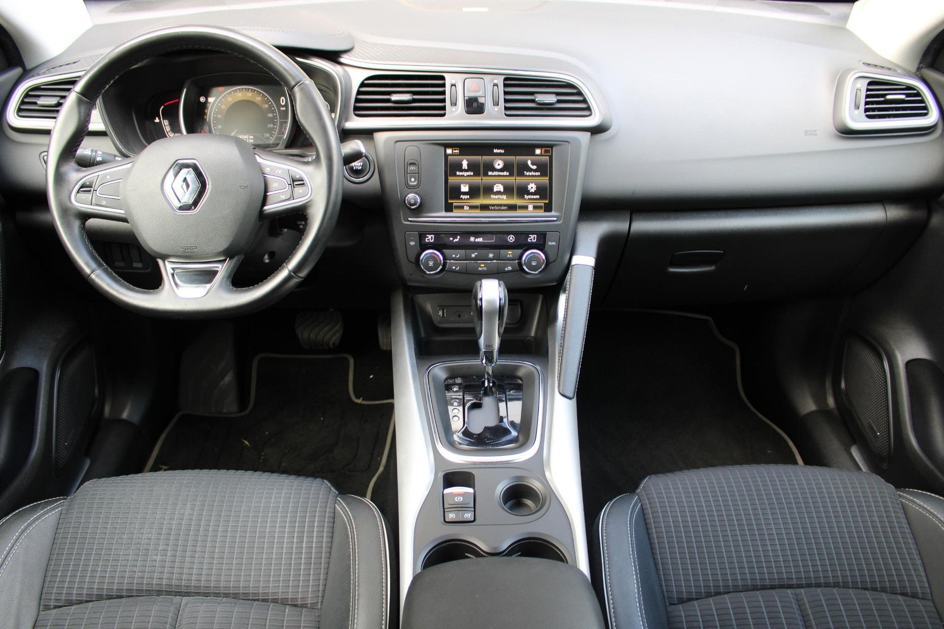 Renault Kadjar met kenteken N-127-ND – interieur