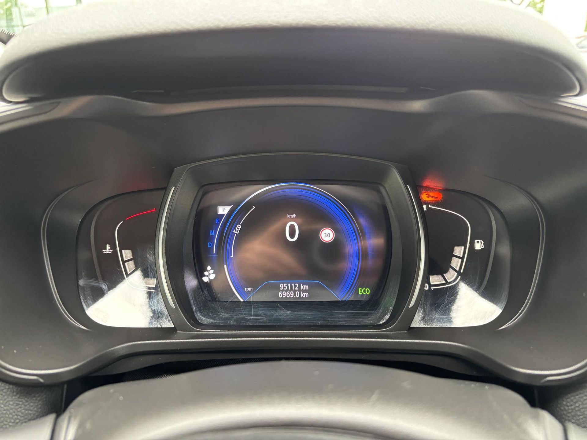 Renault Kadjar met kenteken P-607-HS – dashboard