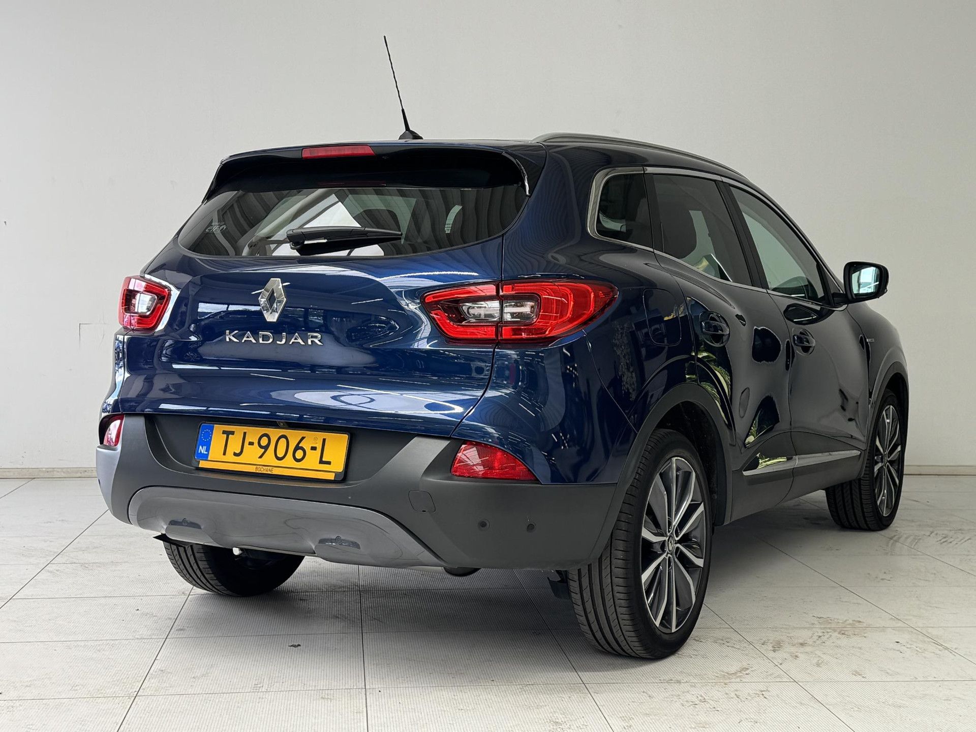 Renault Kadjar met kenteken TJ-906-L – achteraanzicht