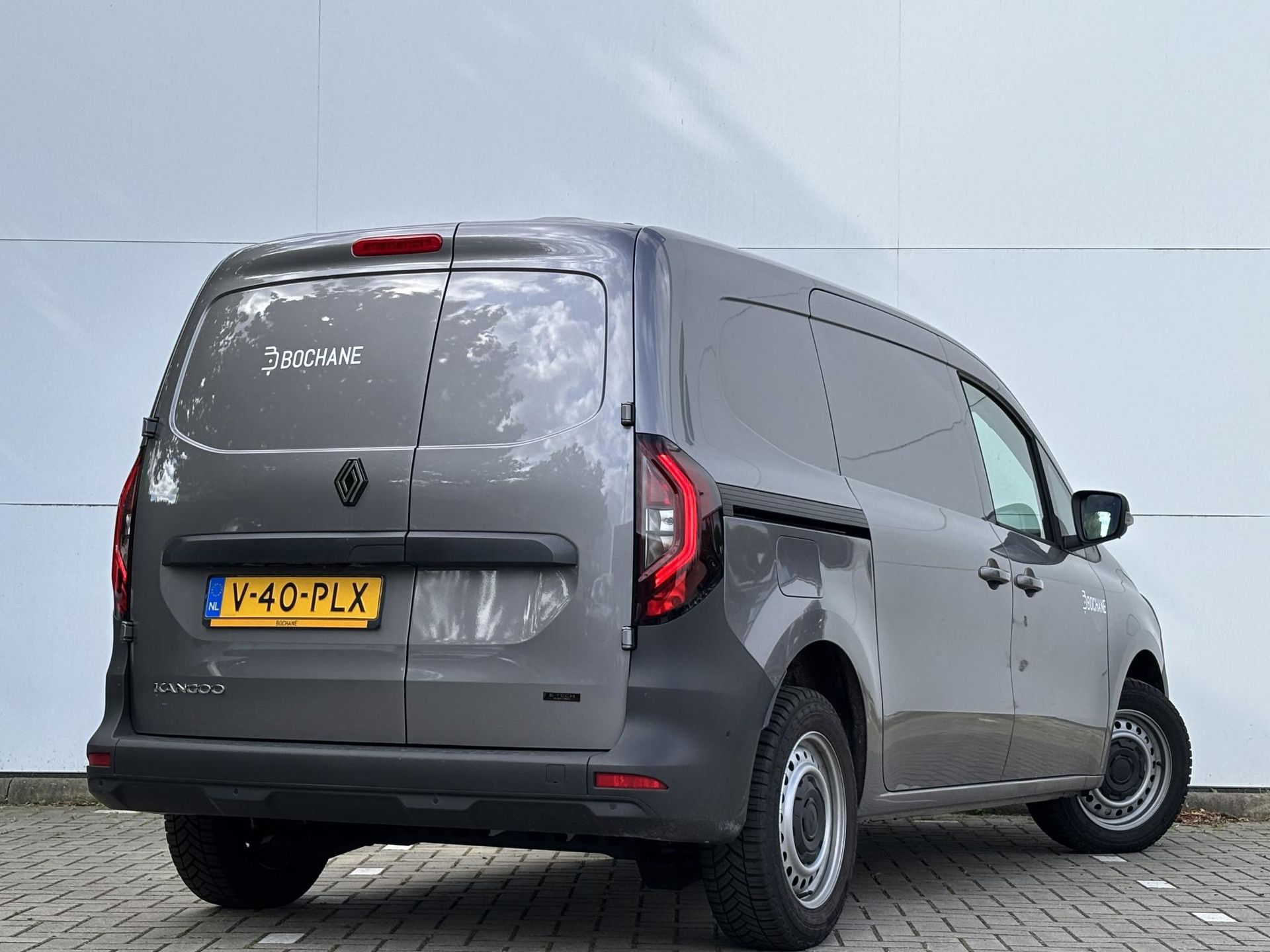 Renault Kangoo met kenteken V-40-PLX – achteraanzicht