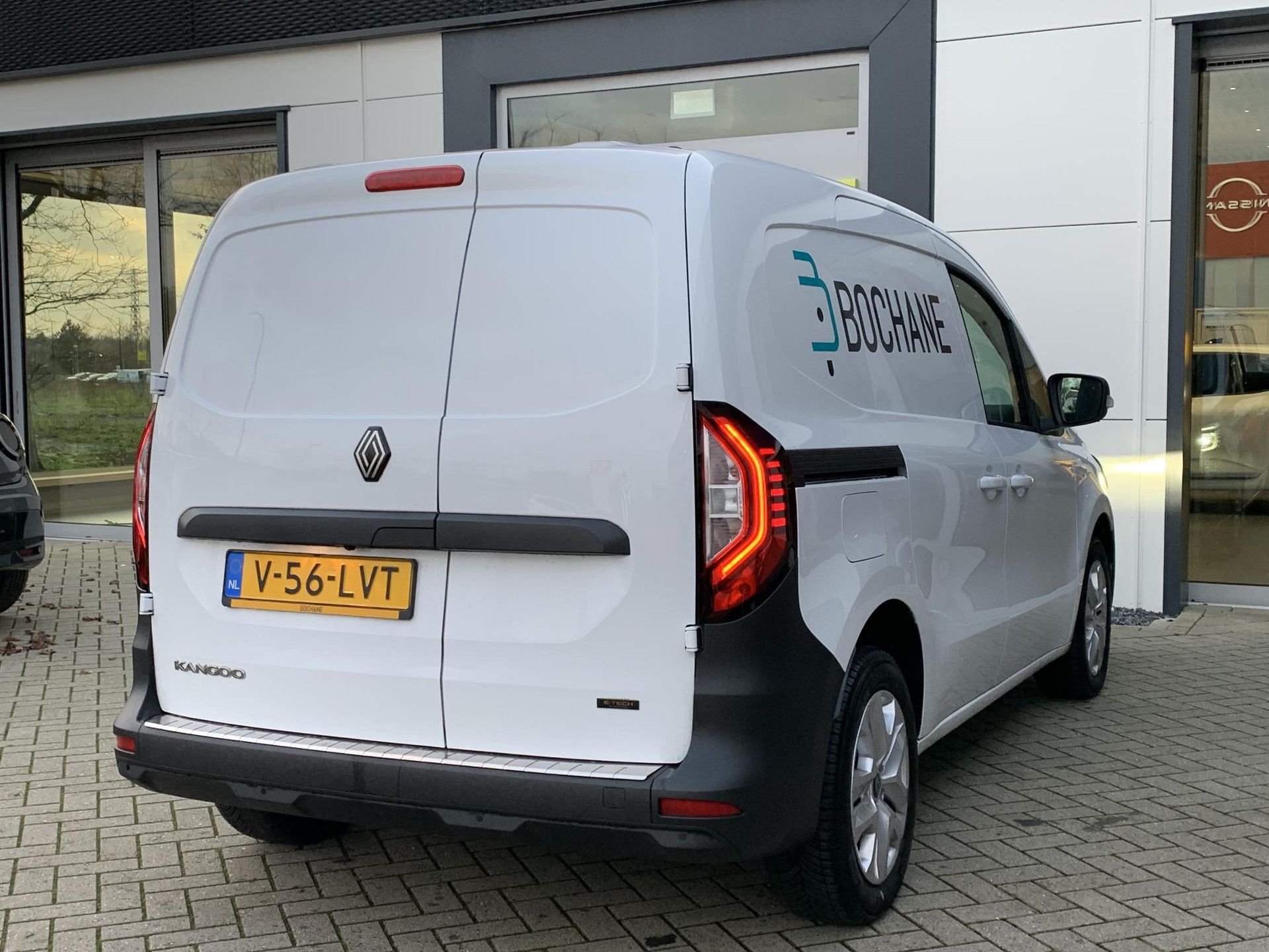 Renault Kangoo met kenteken V-56-LVT – achteraanzicht