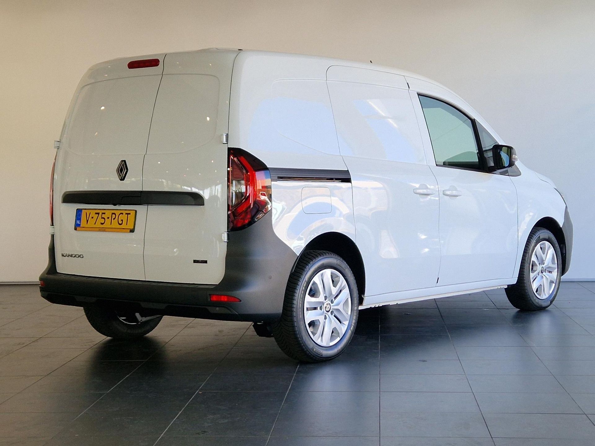 Renault Kangoo met kenteken V-75-PGT – achteraanzicht