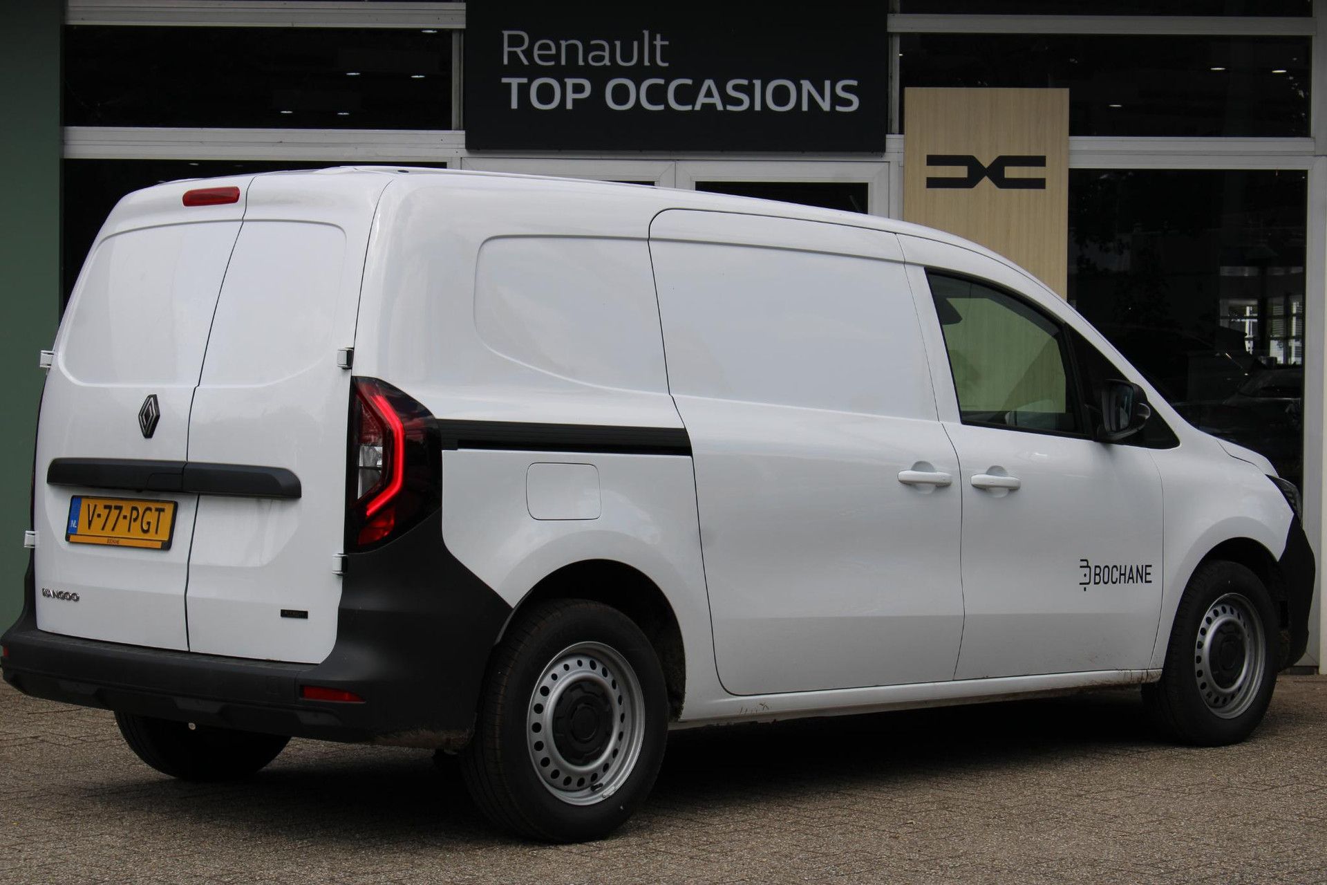 Renault Kangoo met kenteken V-77-PGT – achteraanzicht
