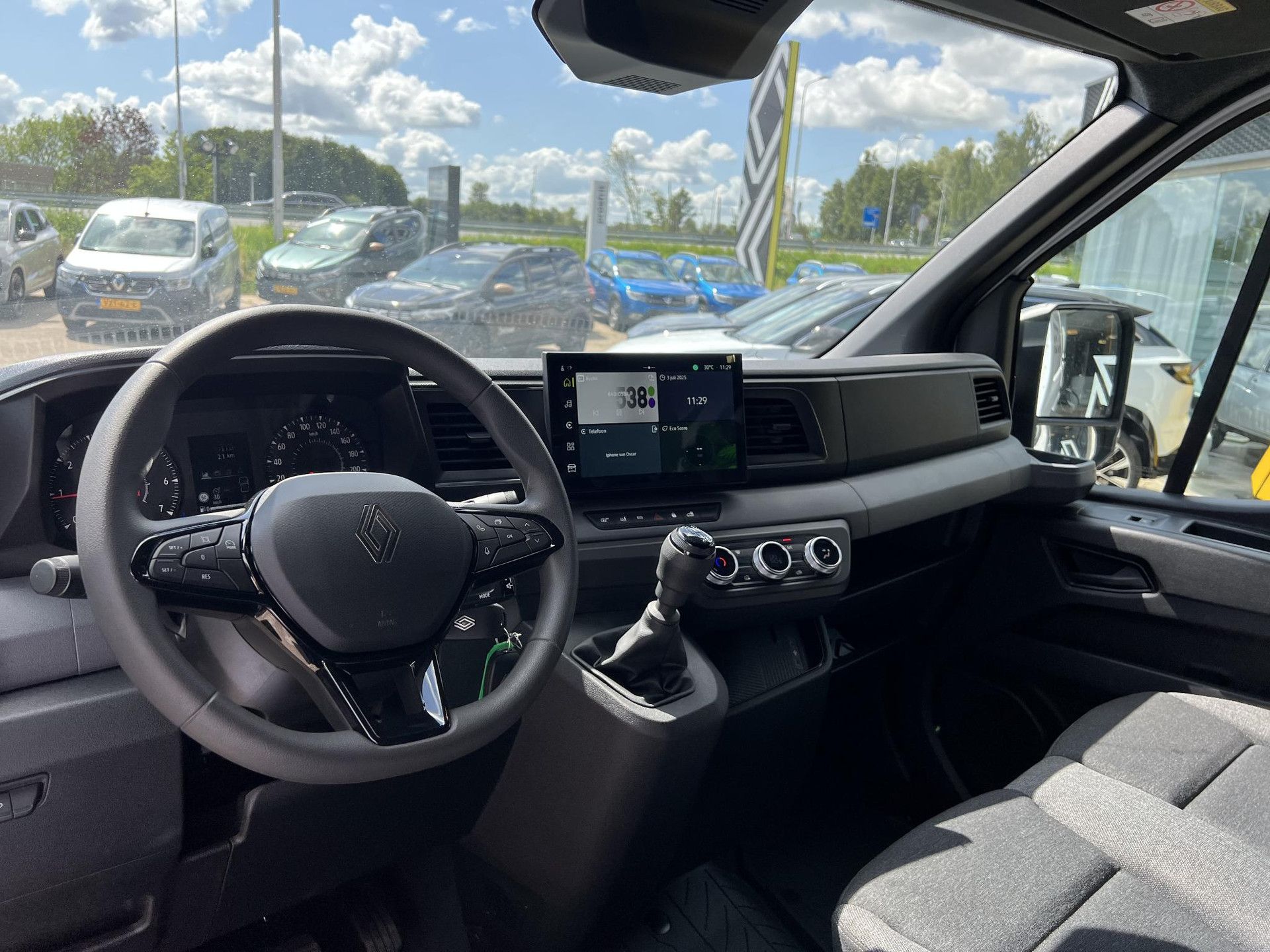 Renault Master met kenteken V-02-KRJ – interieur