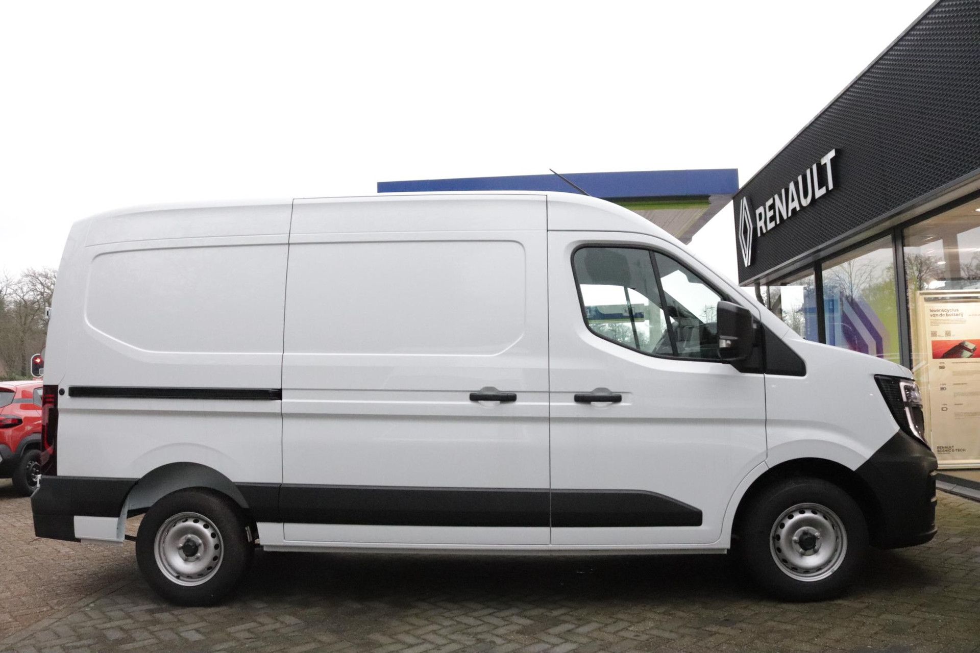 Renault Master met kenteken V-09-KRJ – detailfoto