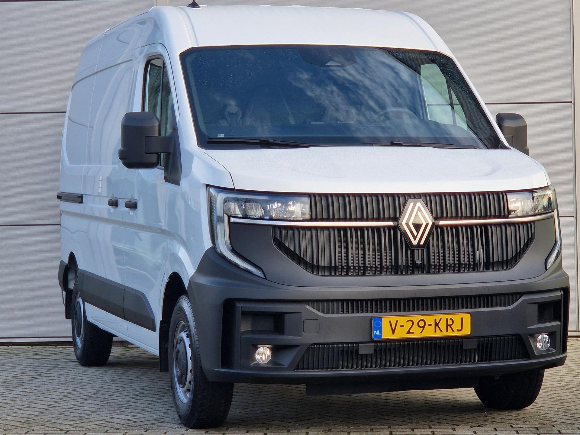 Renault Master met kenteken V-29-KRJ – detailfoto