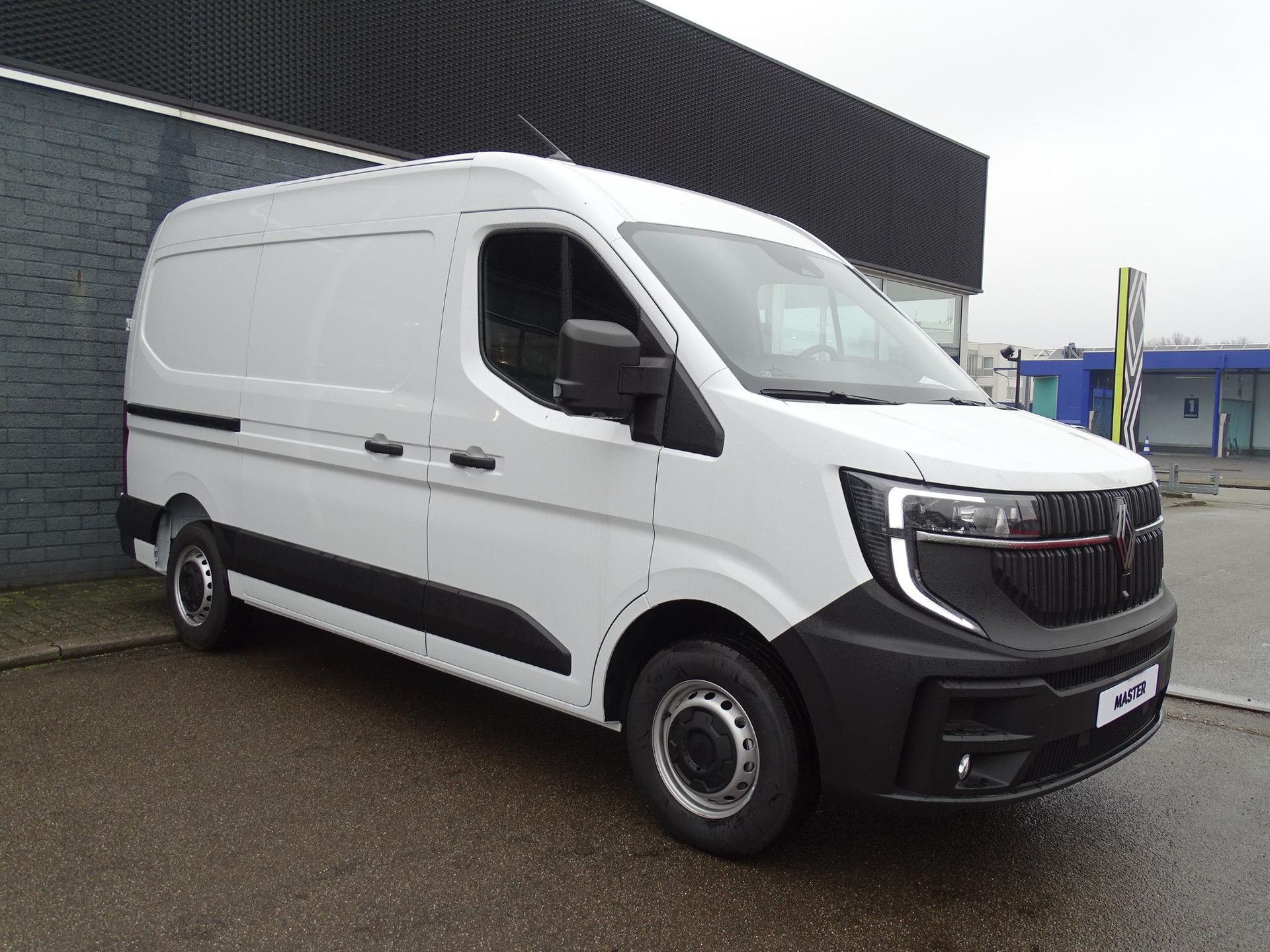 Renault Master met kenteken V-95-KRH – detailfoto