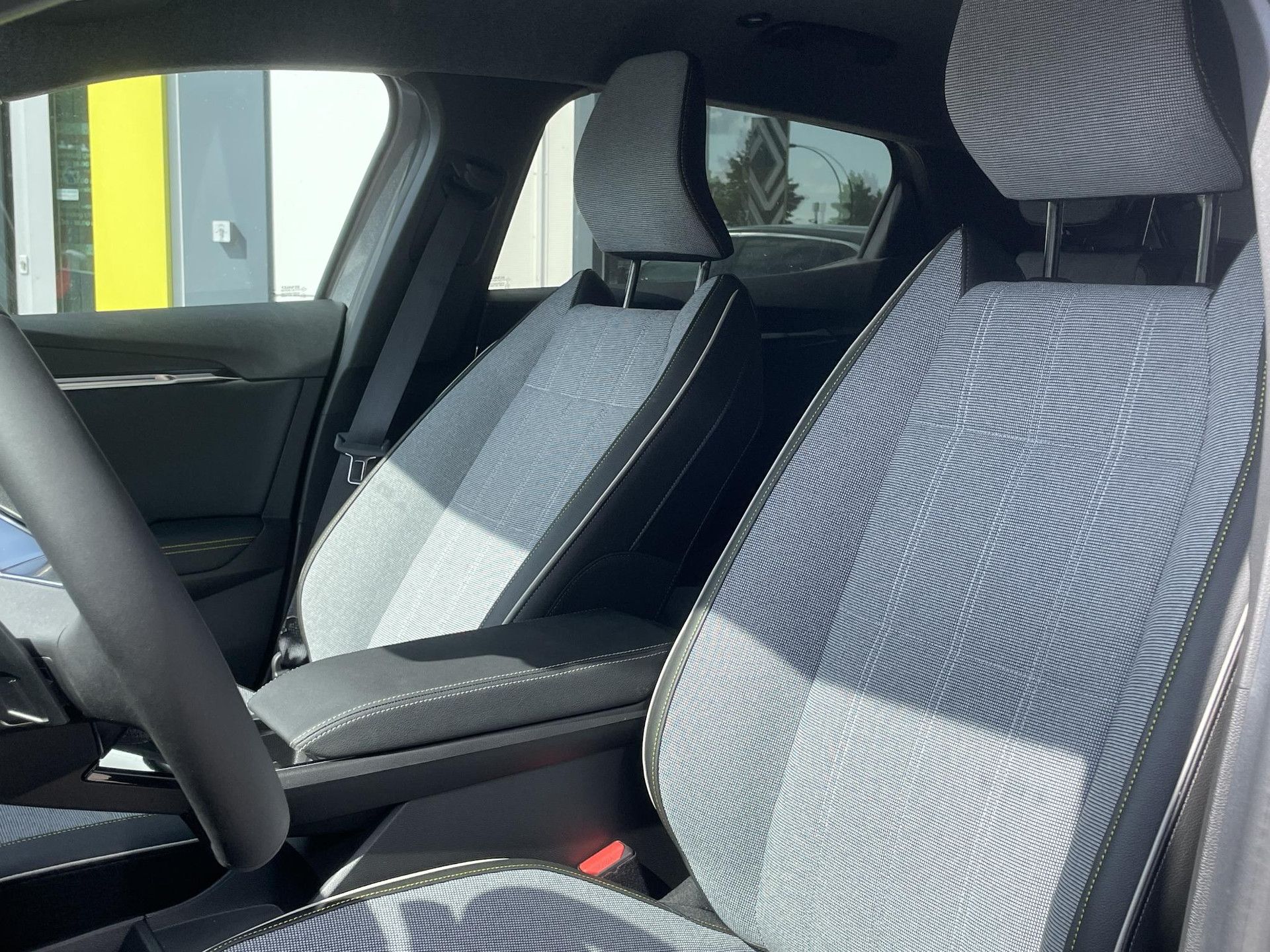 Renault MeganeE-Tech met kenteken HVF-71-L – detailfoto