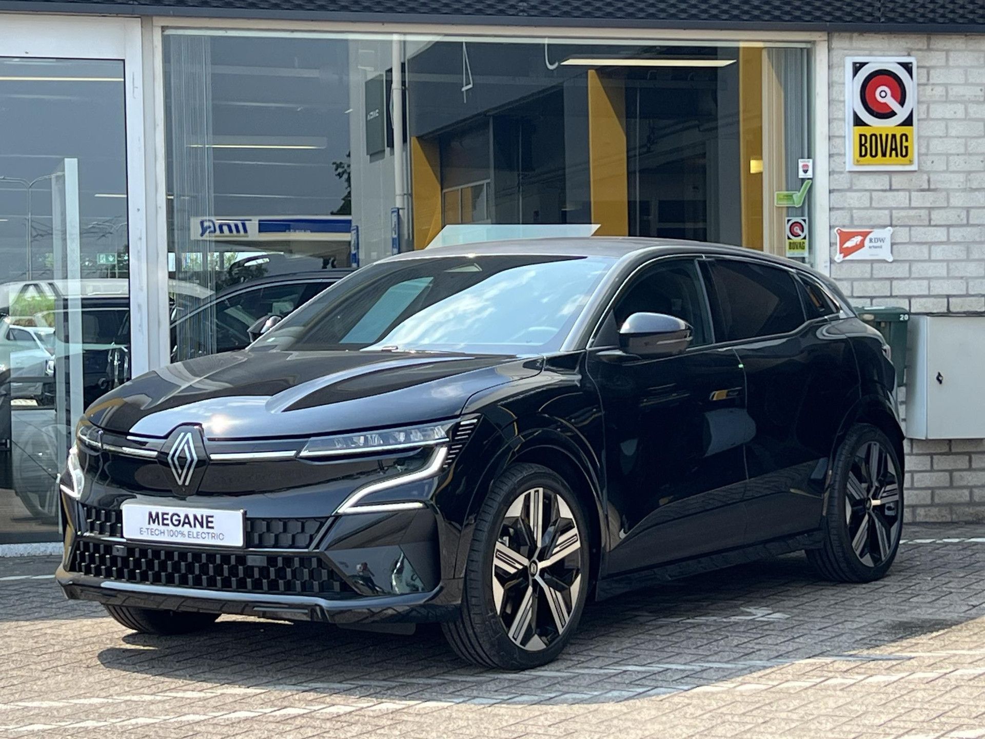 Renault MeganeE-Tech met kenteken HVF-83-N – dashboard