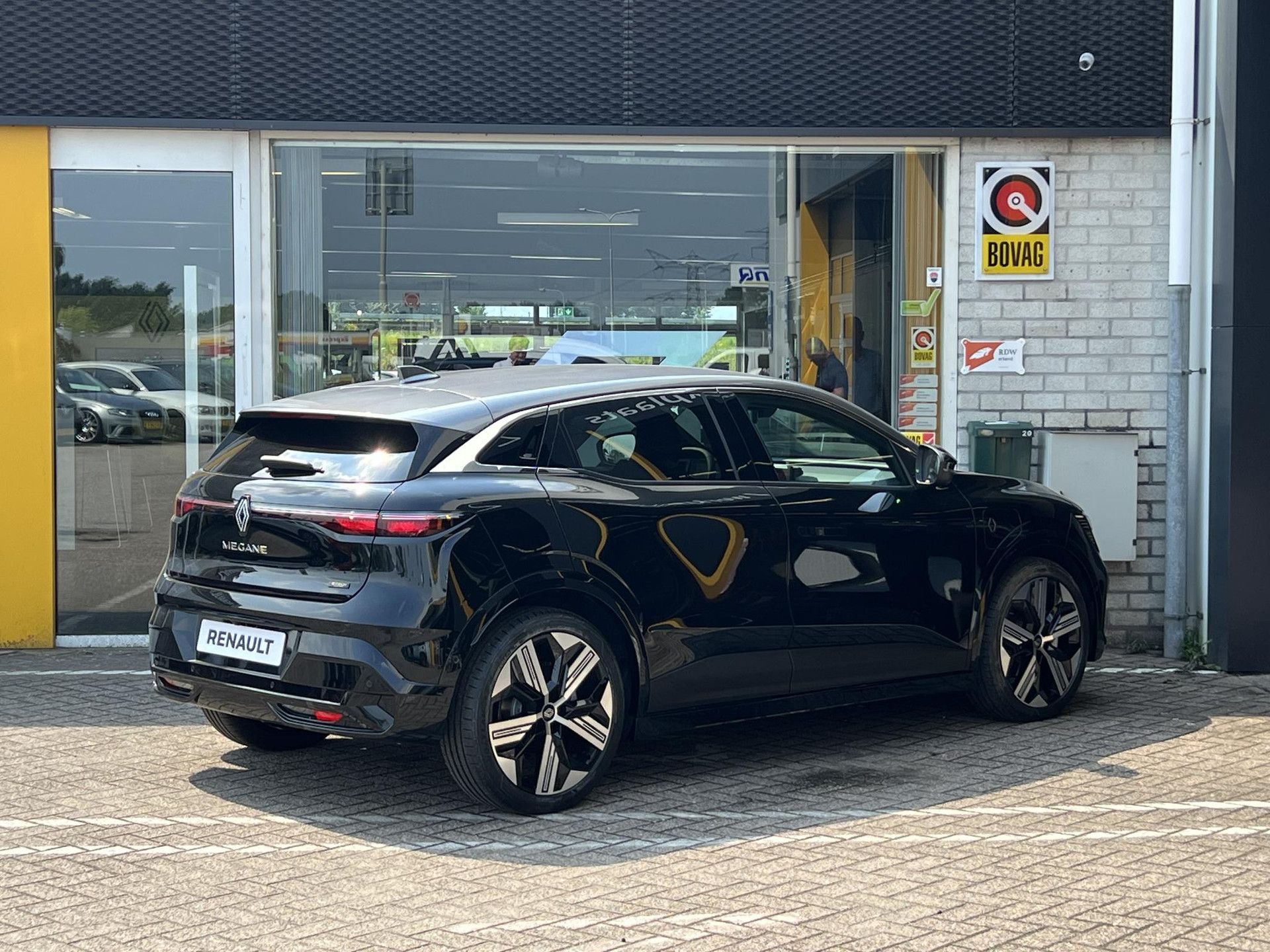 Renault MeganeE-Tech met kenteken HVF-83-N – detailfoto