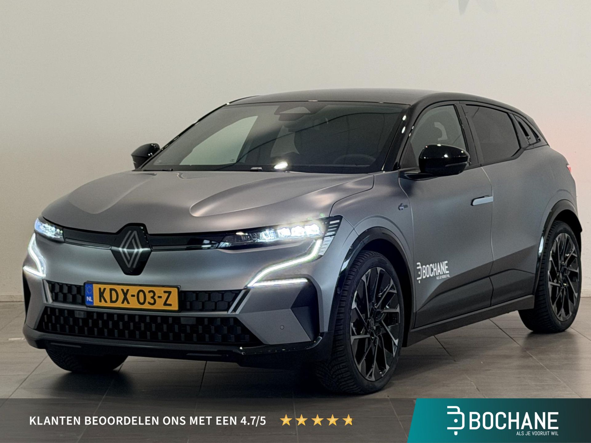 Renault MeganeE-Tech met kenteken KDX-03-Z – vooraanzicht