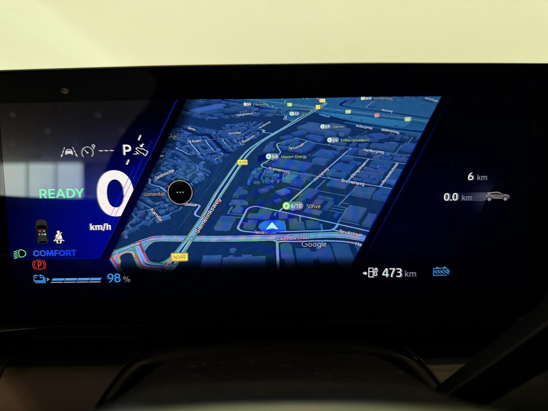 Renault MeganeE-Tech met kenteken KDX-03-Z – dashboard