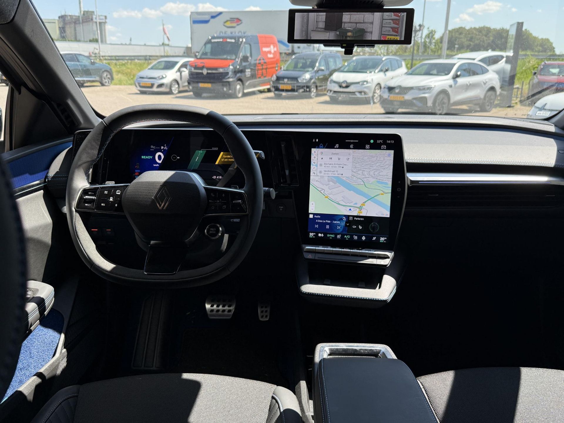 Renault MeganeE-Tech met kenteken KHL-86-R – interieur